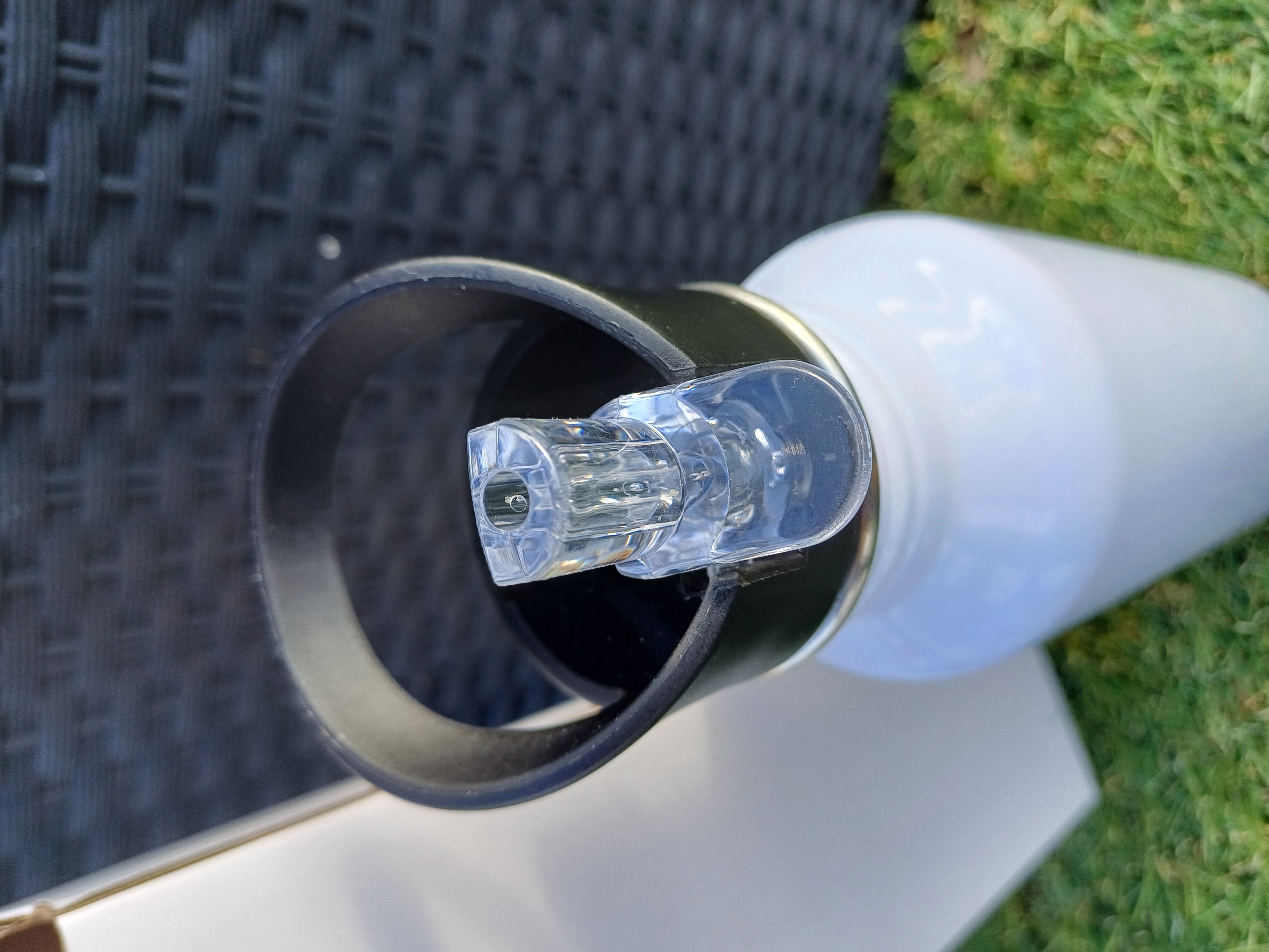 Gourde en aluminium avec embout "bec" paille 600ml