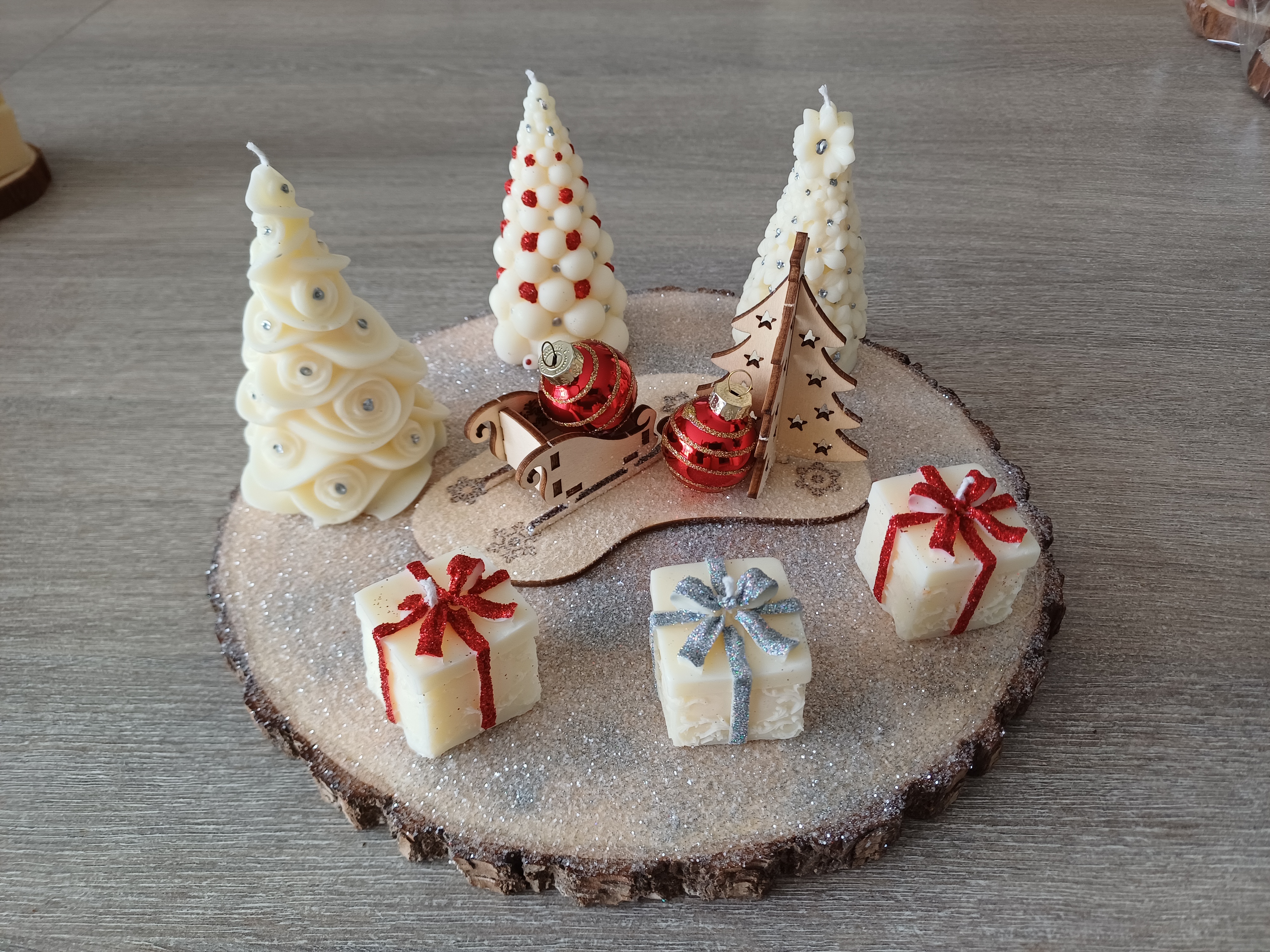 Grande Composition de Noël Bougie "sapins cadeaux"