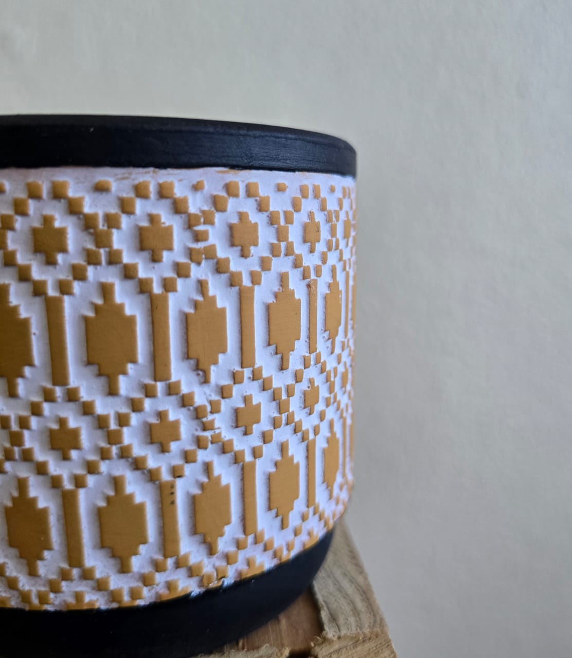 Terra pot with Design