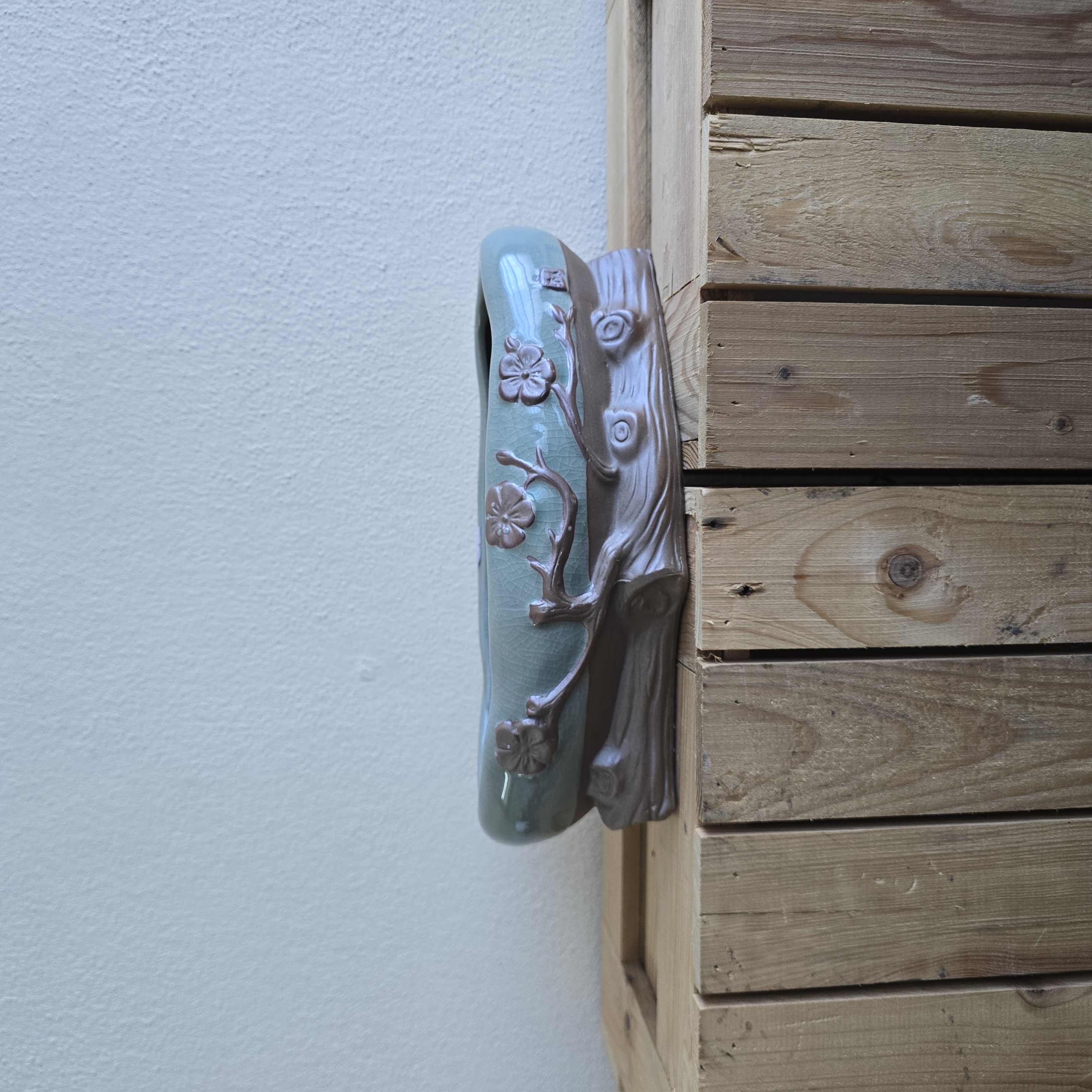 Nature-inspire Ceramic Pot