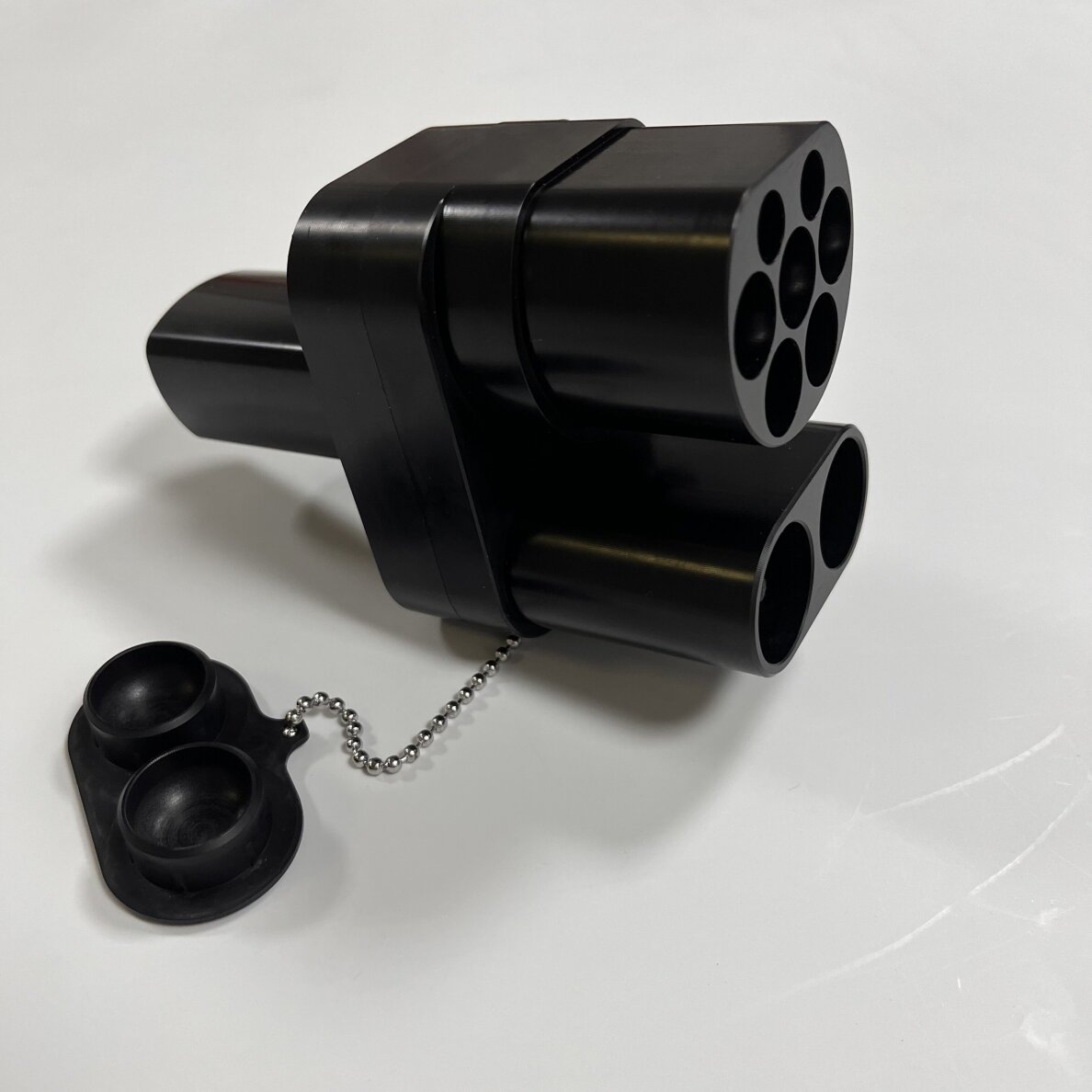 CCS 2 + Type 2 į Tesla JAV adapteris