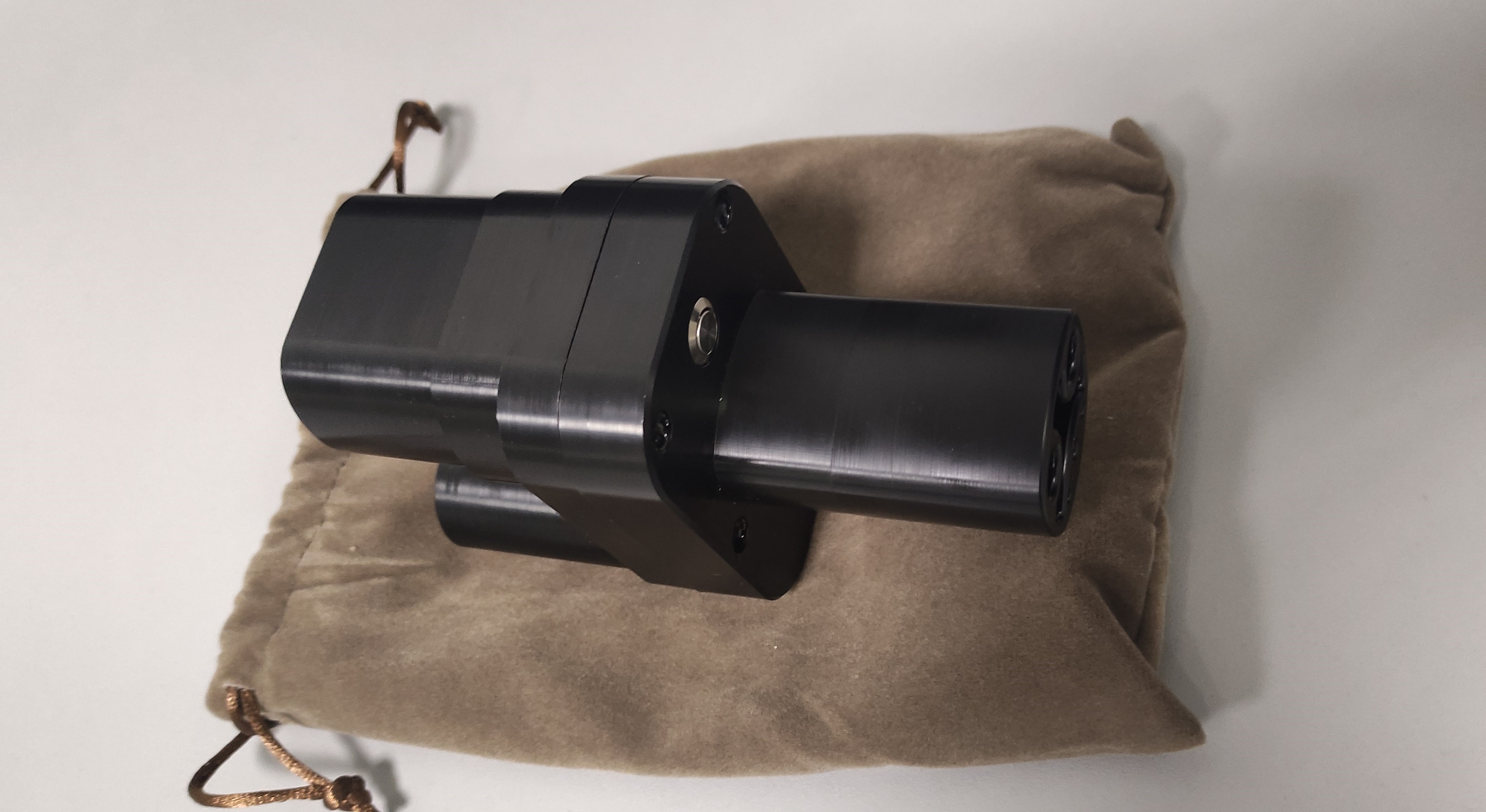 CCS 2 + Type 2 į Tesla JAV adapteris