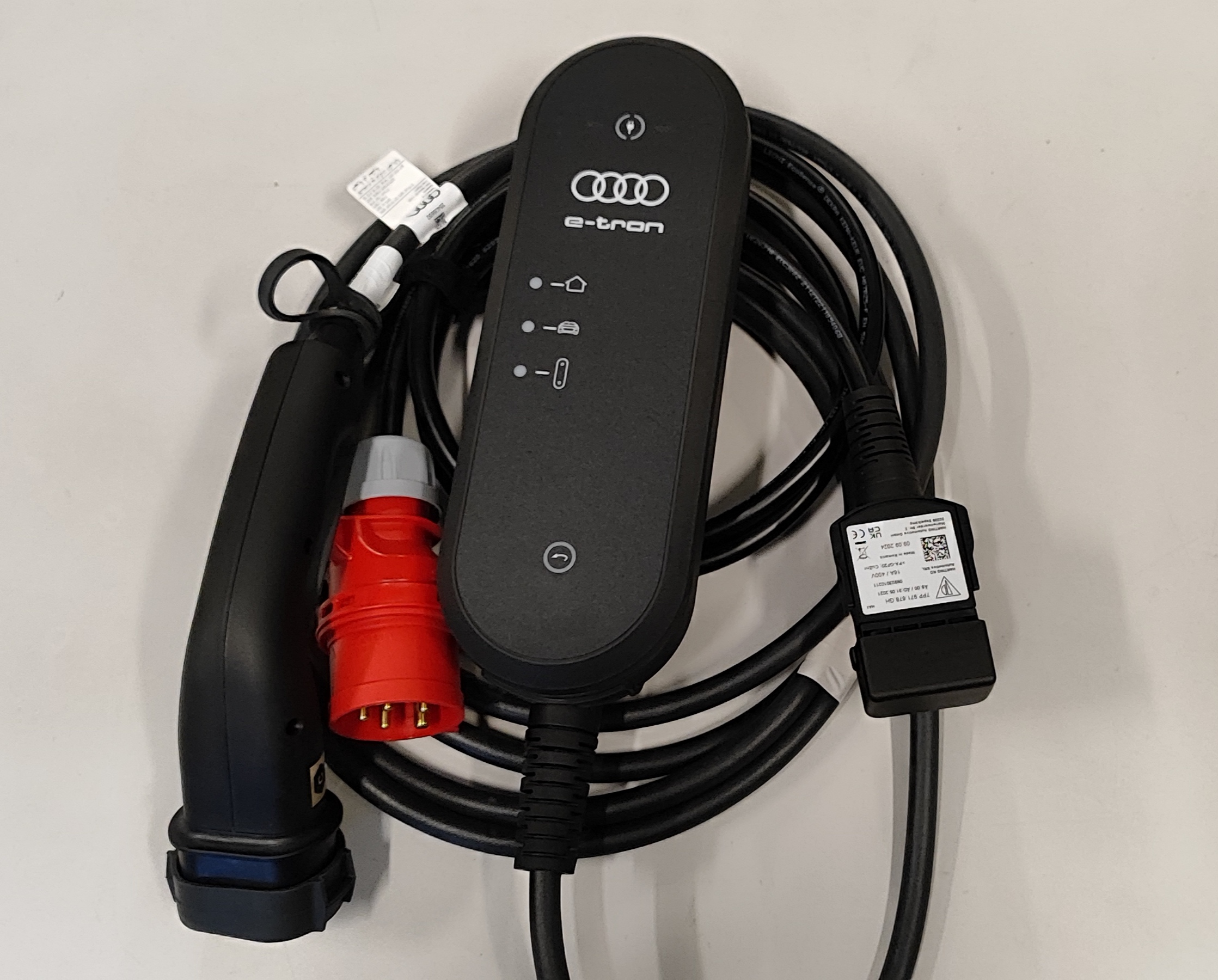 Audi e-tron elektromobilio nešiojamas kroviklis, Type 2, 7,2 kW, 5m, 2X16A