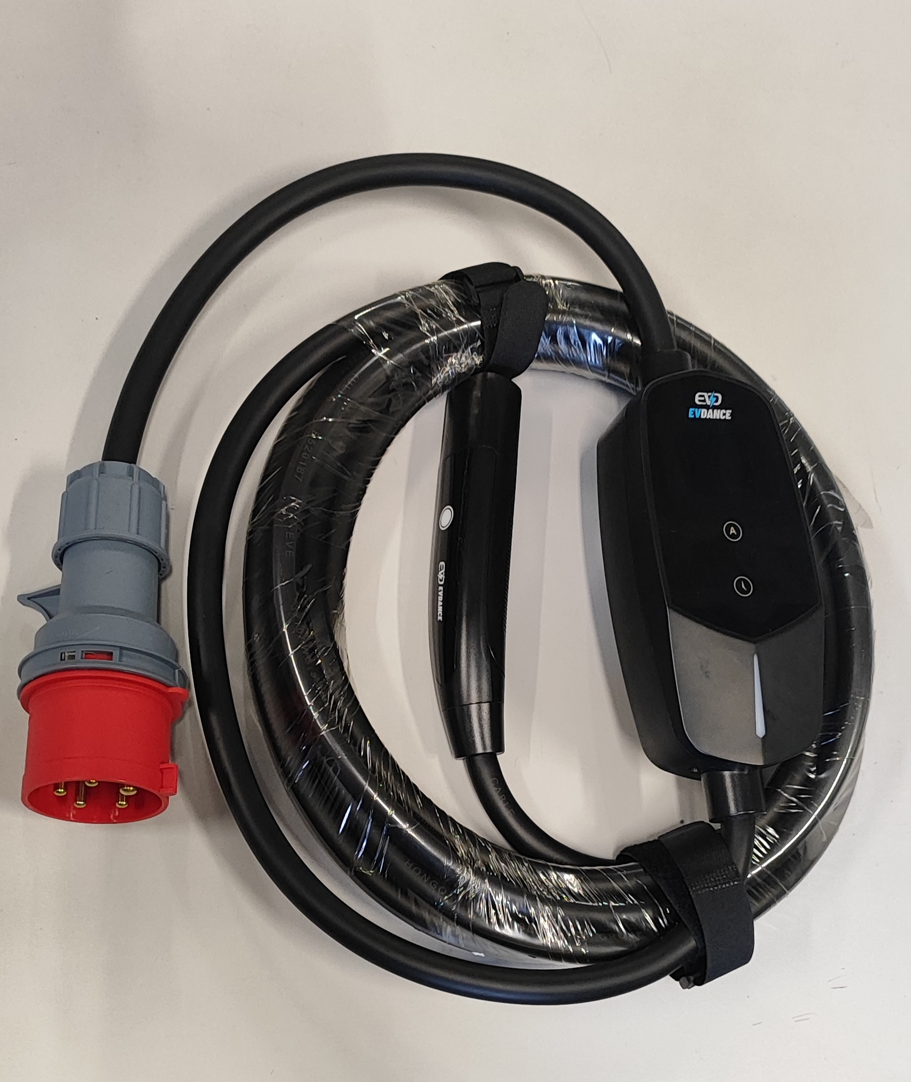 Tesla kroviklis automobiliui iš JAV (32A, 1 fazė 7,6 kW)