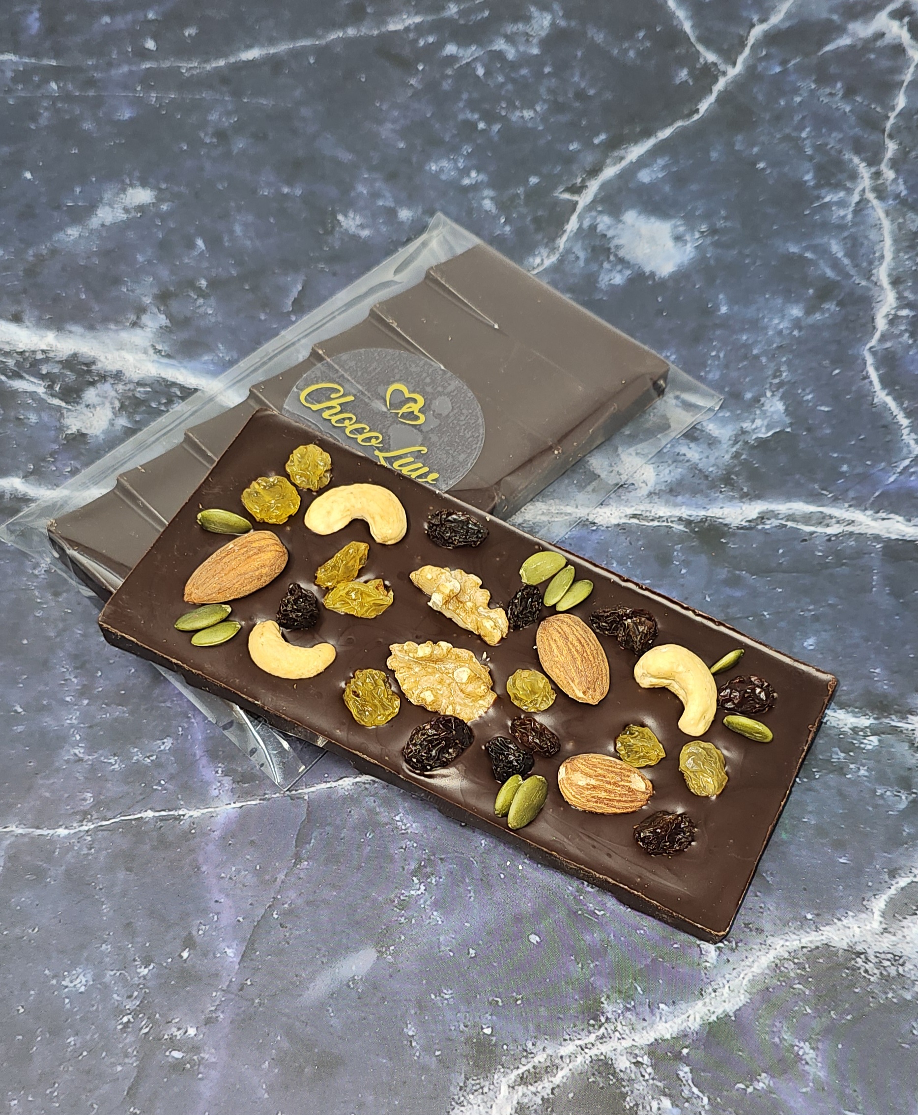 Choco raisin and nut bar 