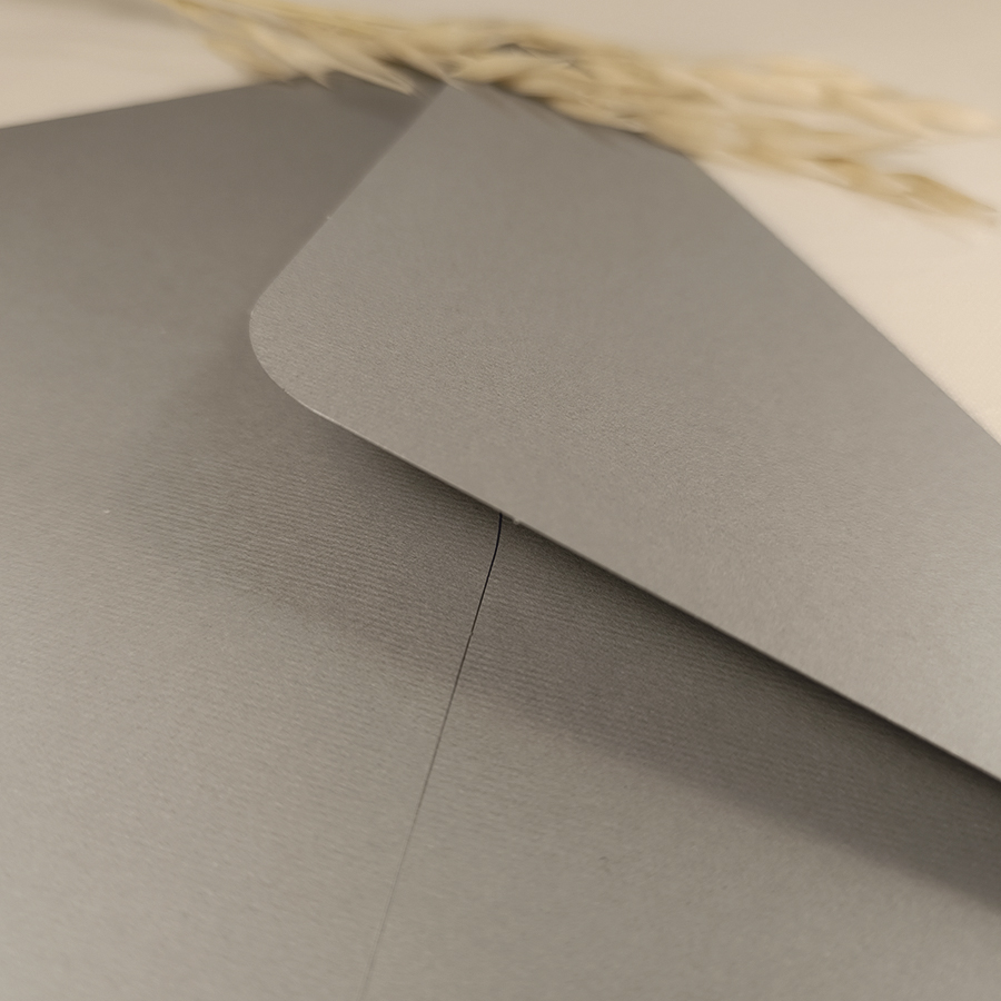 Sobre de papel VERJURADO GRIS