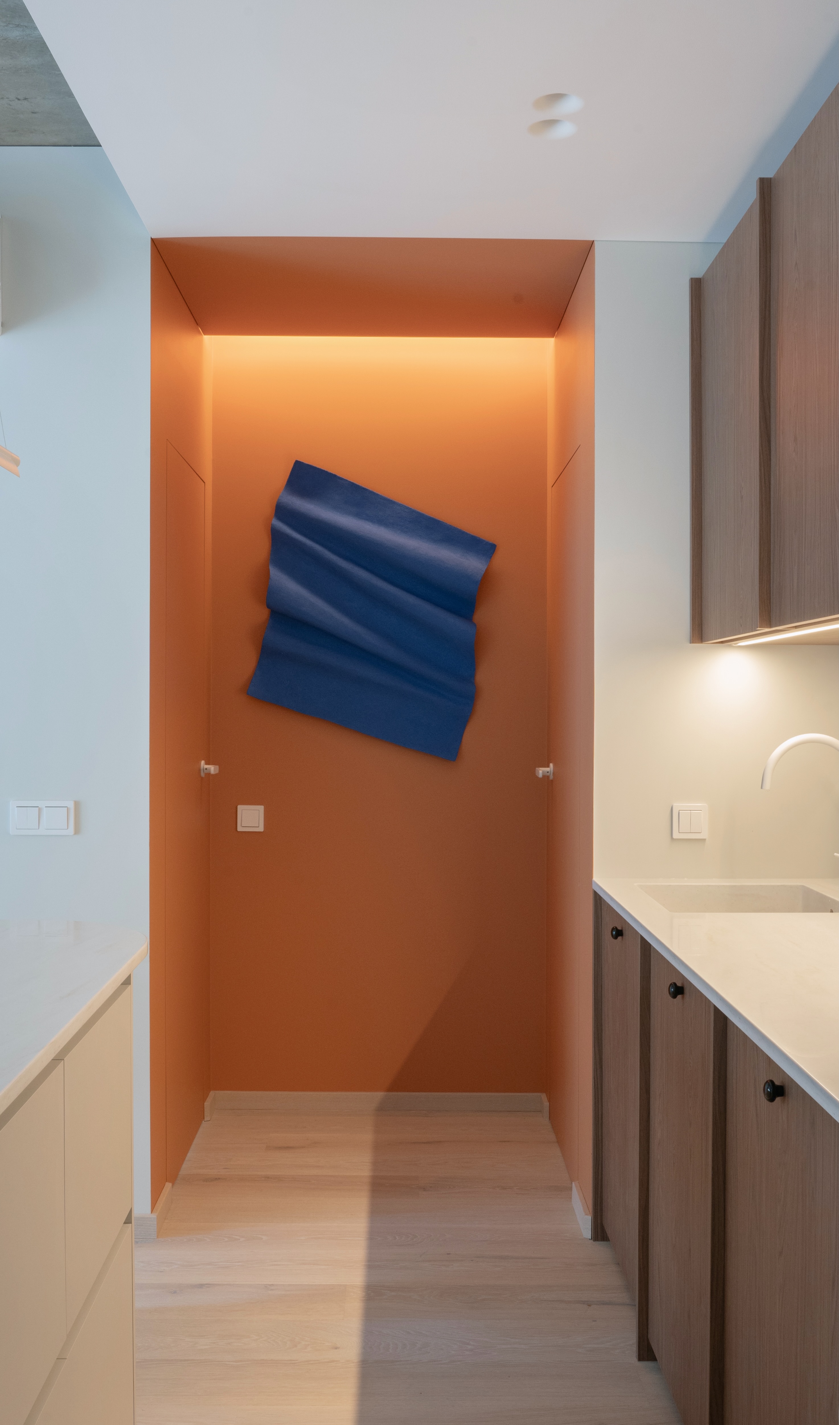 PAPERTHIN COBALT BLUE EDITION