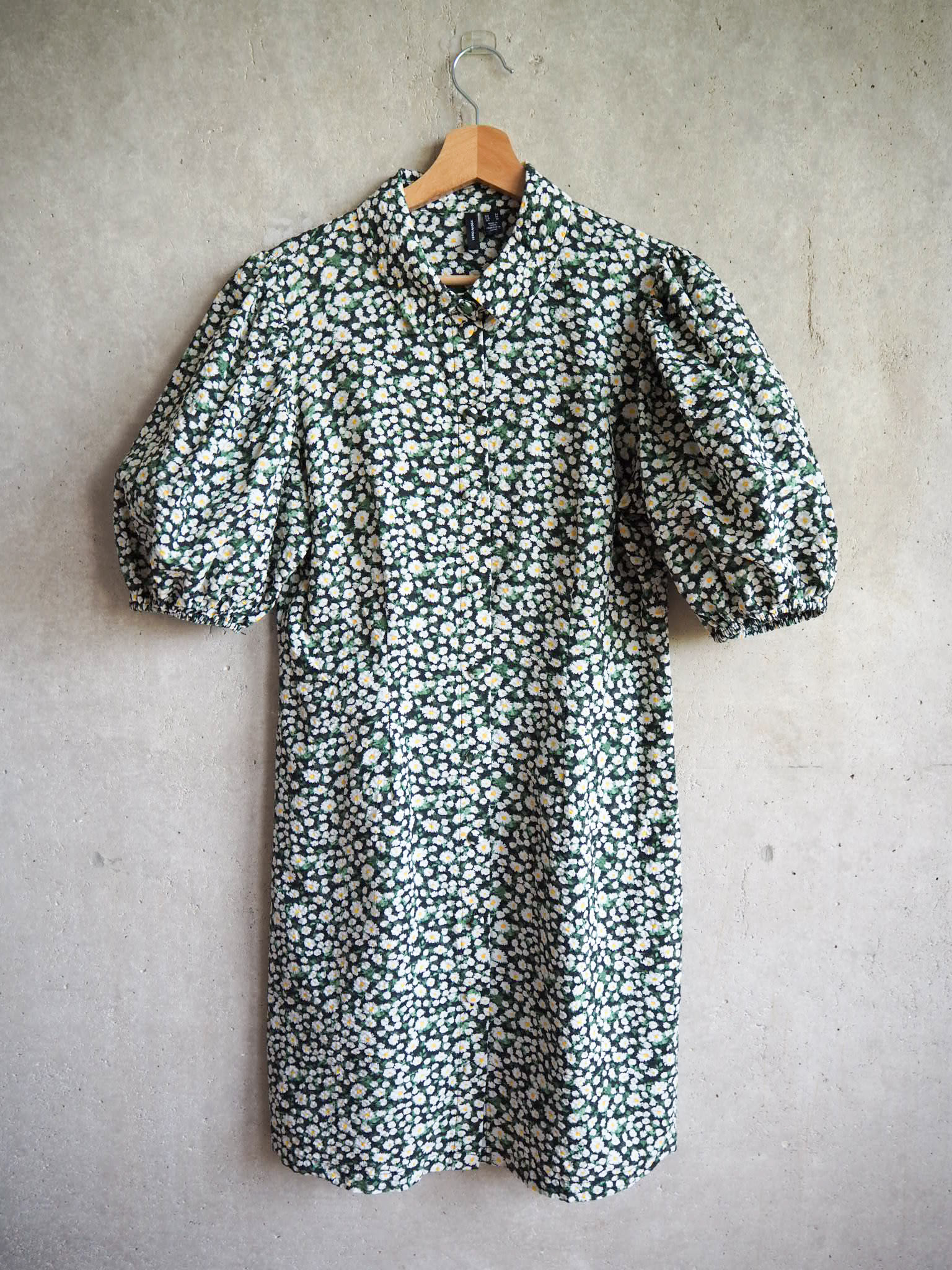 Sukienka w kwiaty Vero Moda