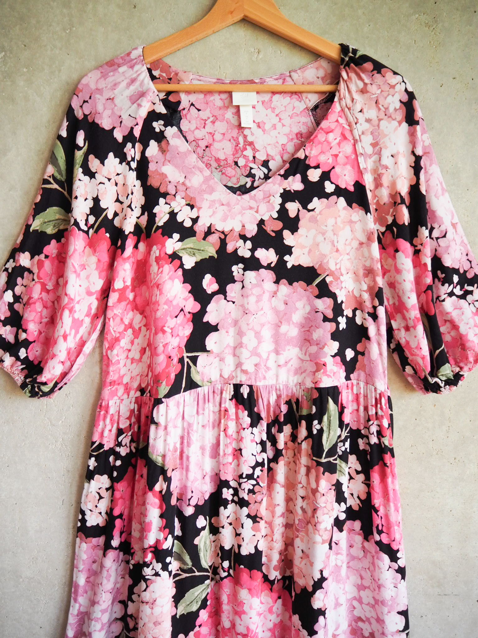 Sukienka w hortensje H&M