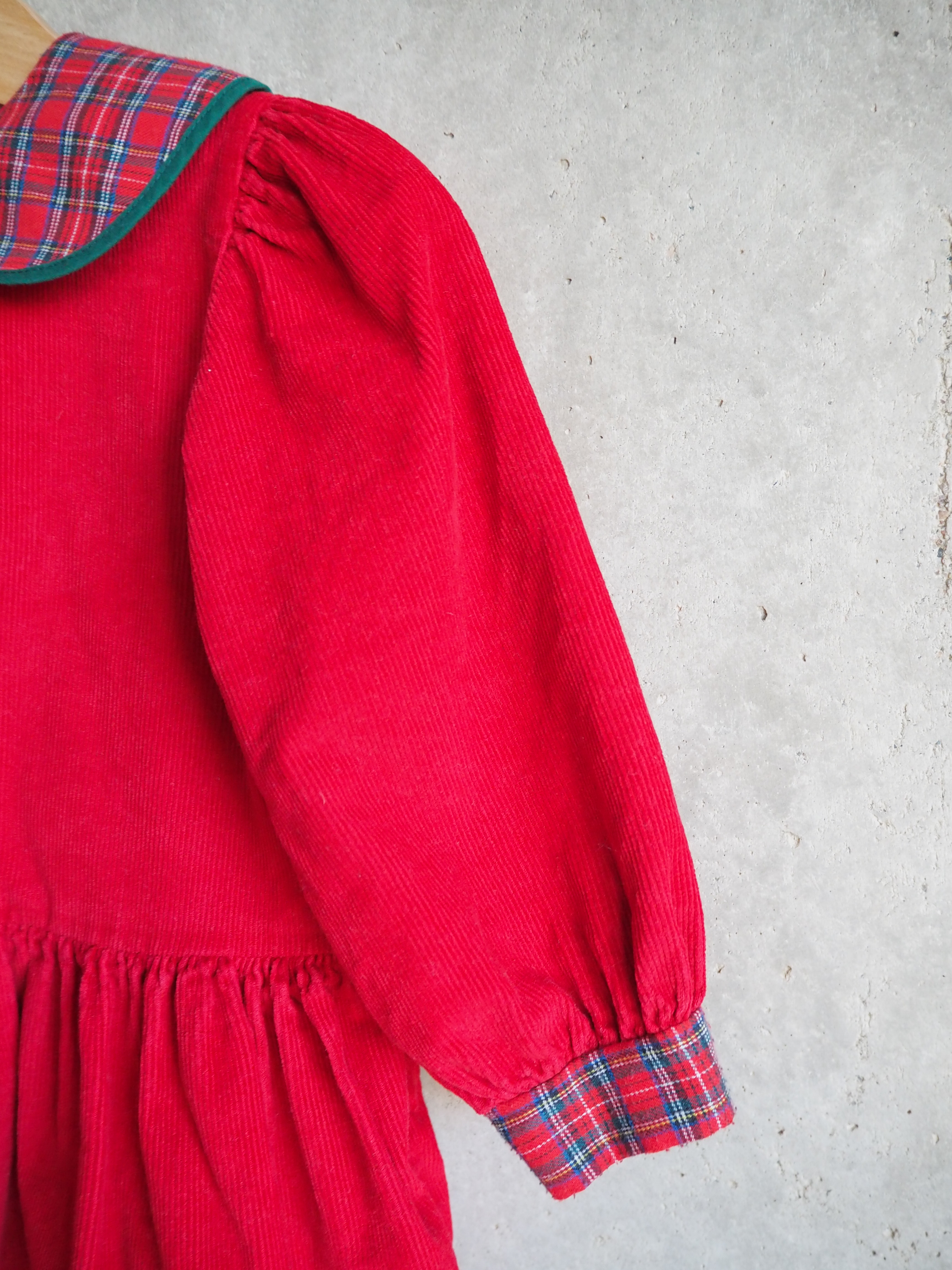 Sukienka z kołnierzykiem Vintage