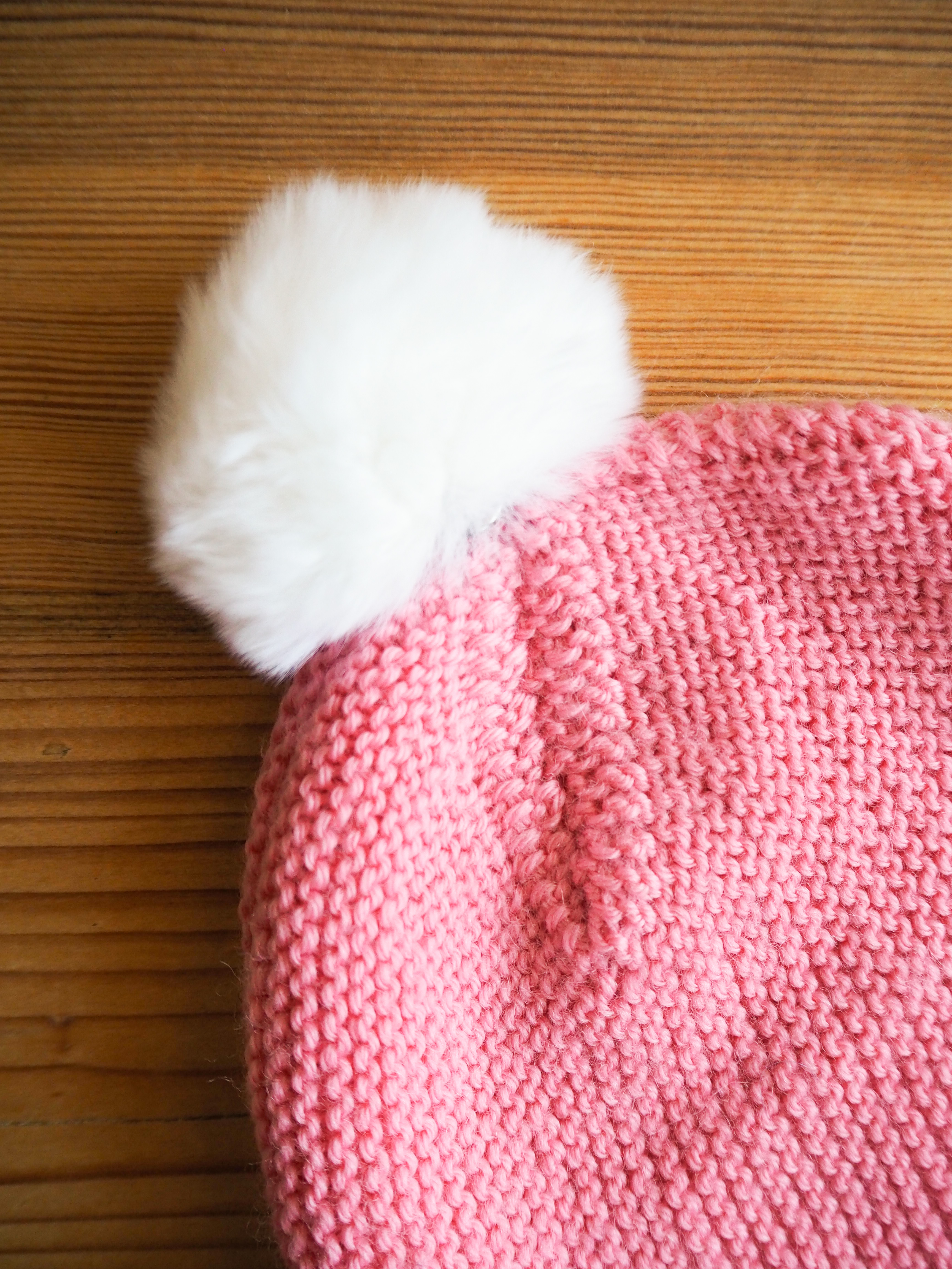 Bonetka z pomponem Wełna