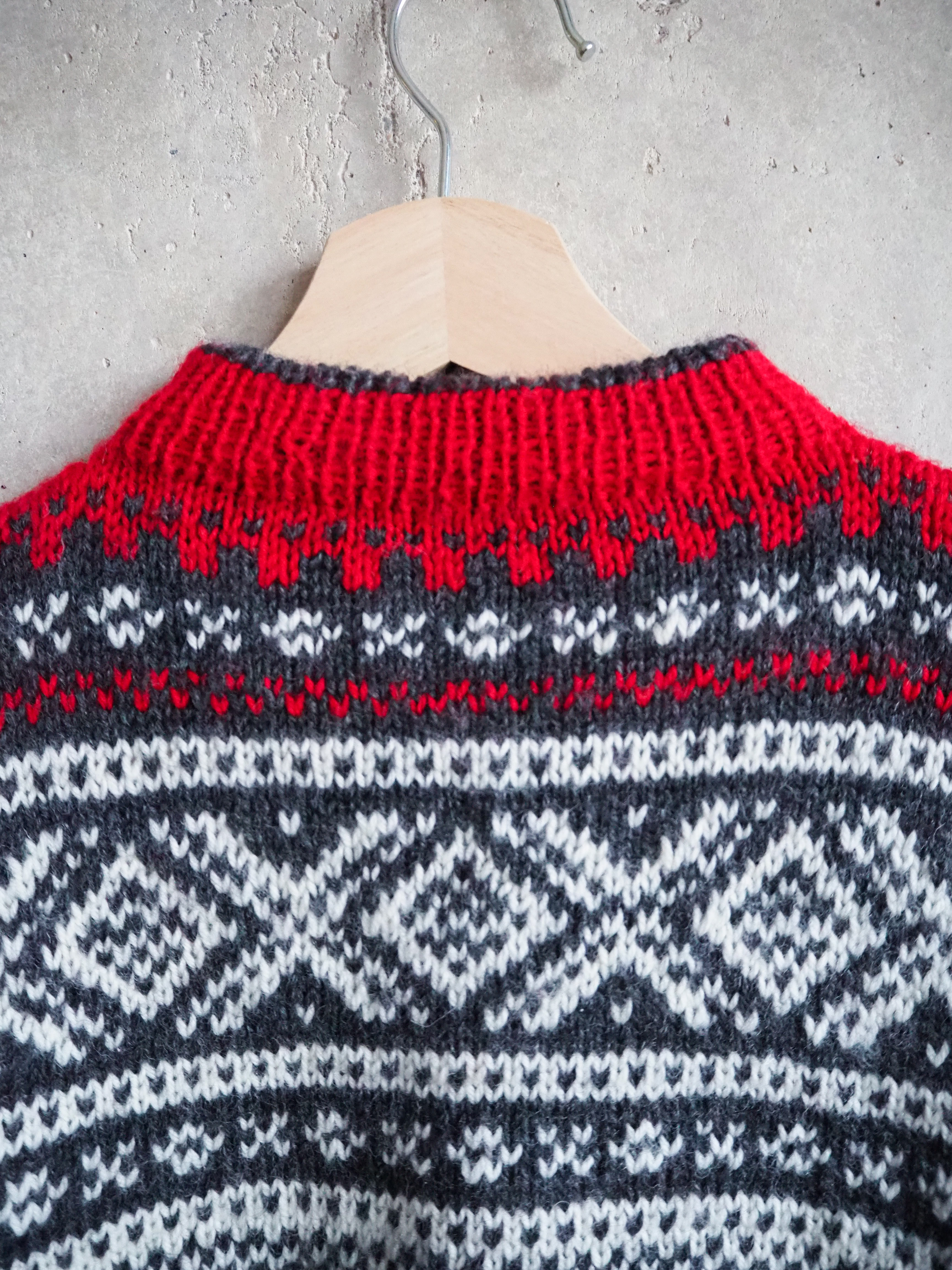 Sweter w norweskie wzory Wełna