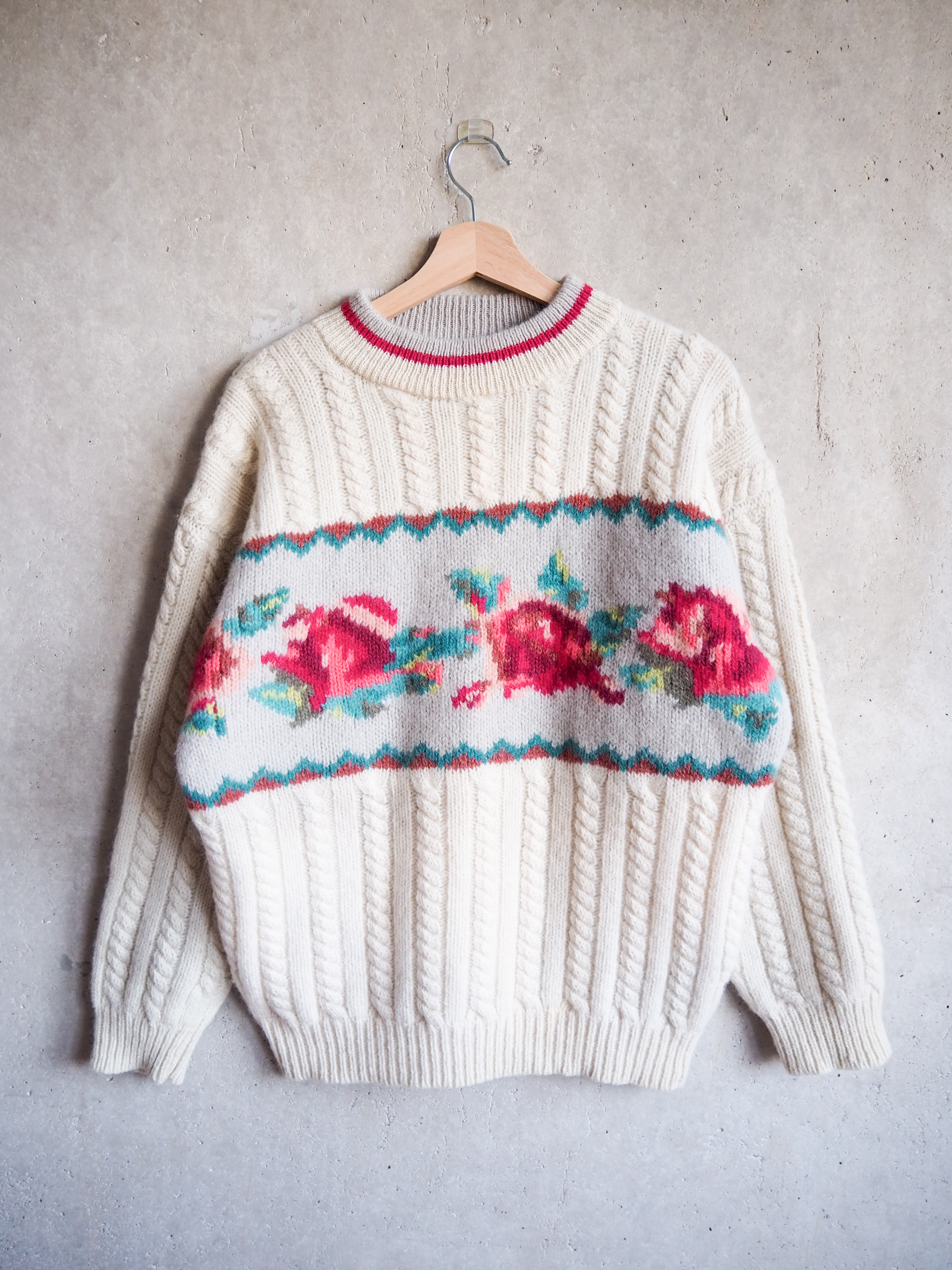 Sweter w róże Vintage Wełna