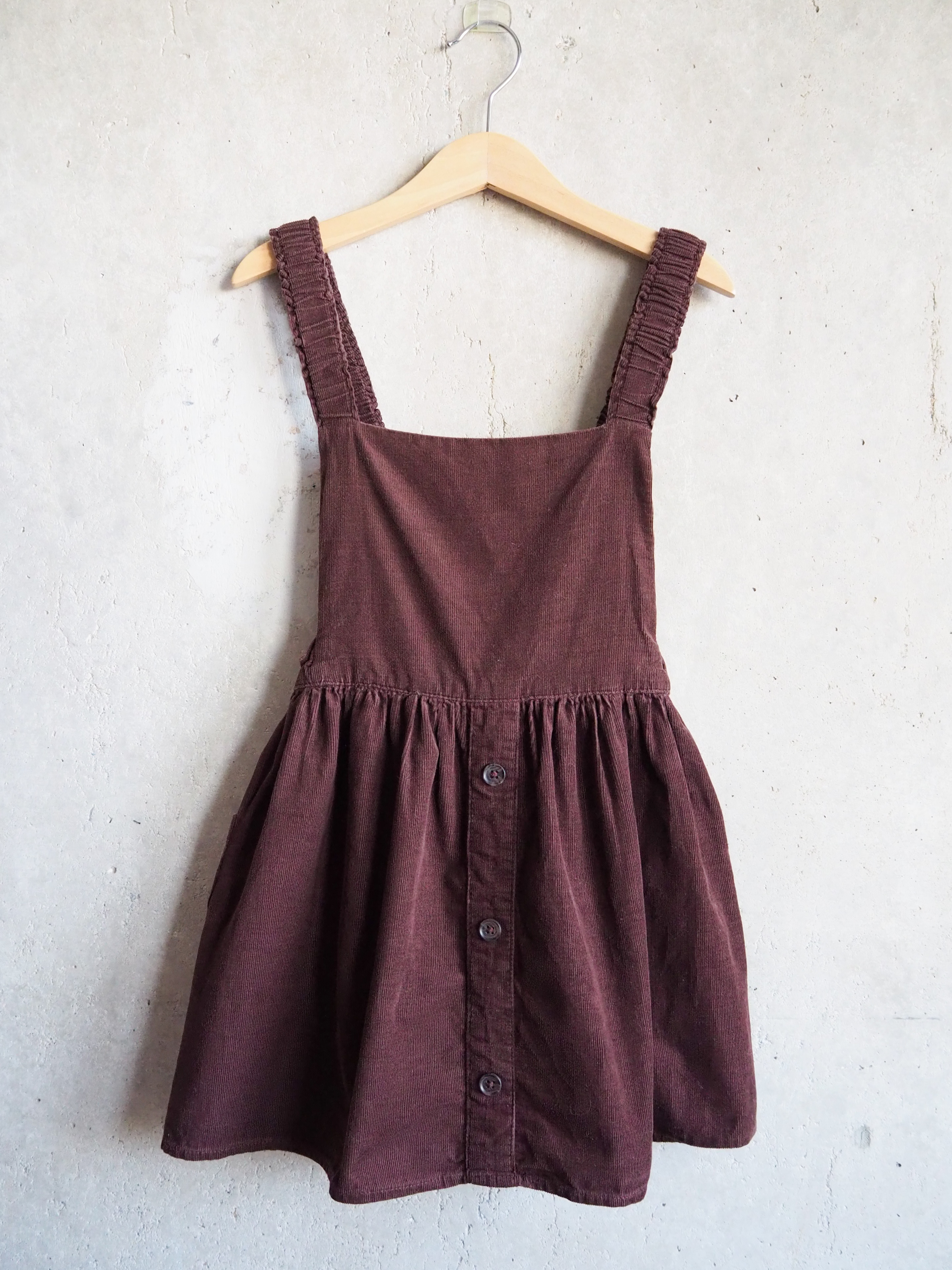 Sukienka sztruksowa Lil Atelier