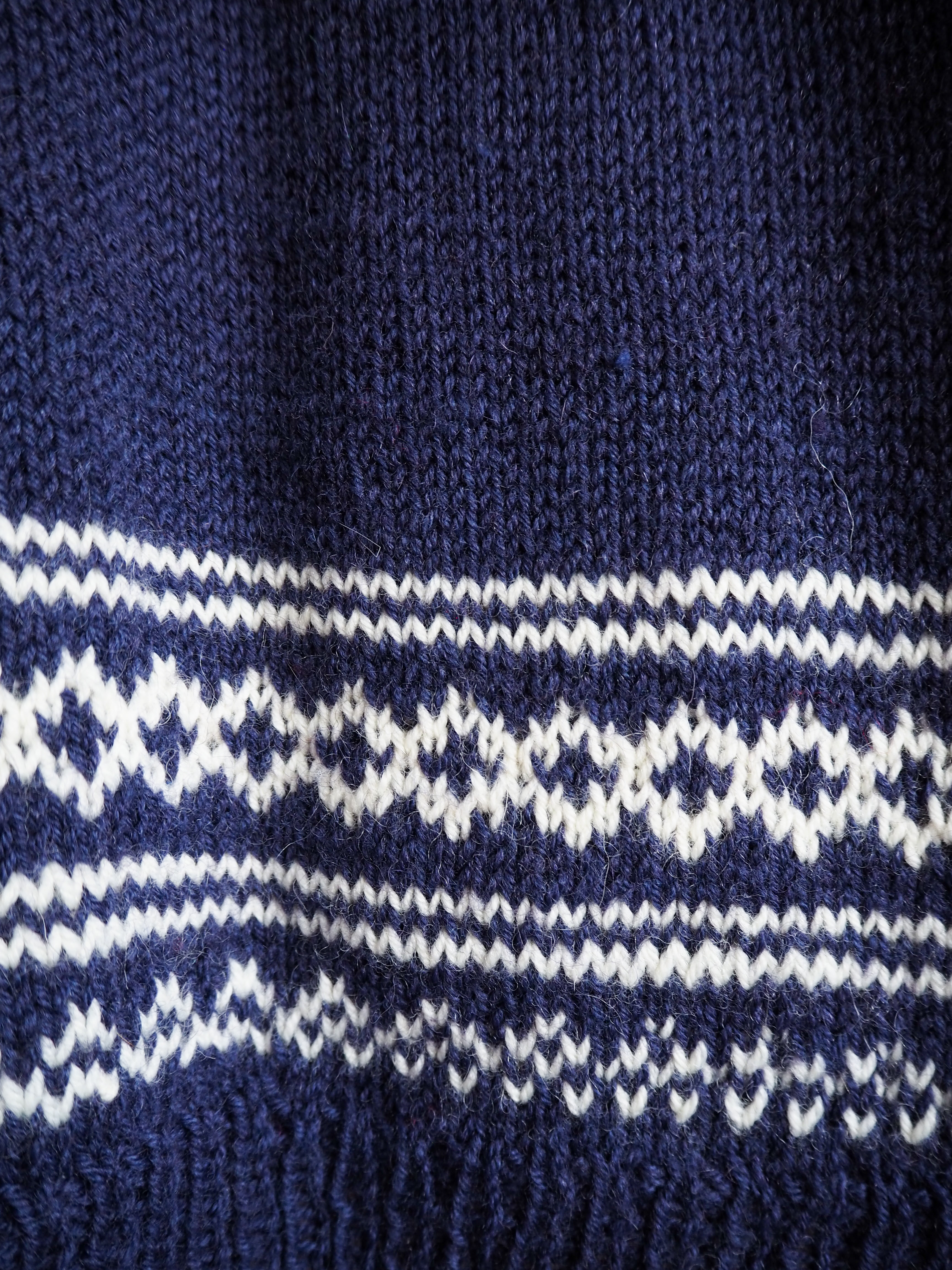 Sweter w norweskie wzory Wełna