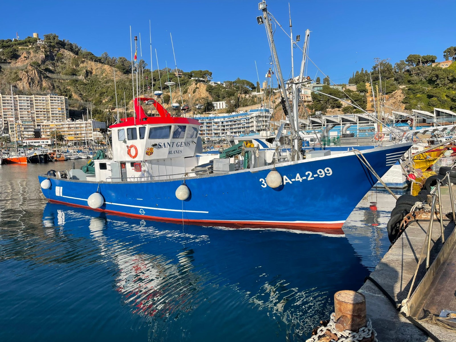 BARCO DE PESCA PROFESIONAL "SANT GENIS"