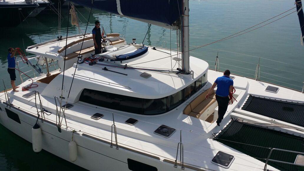 Catamarán de lujo