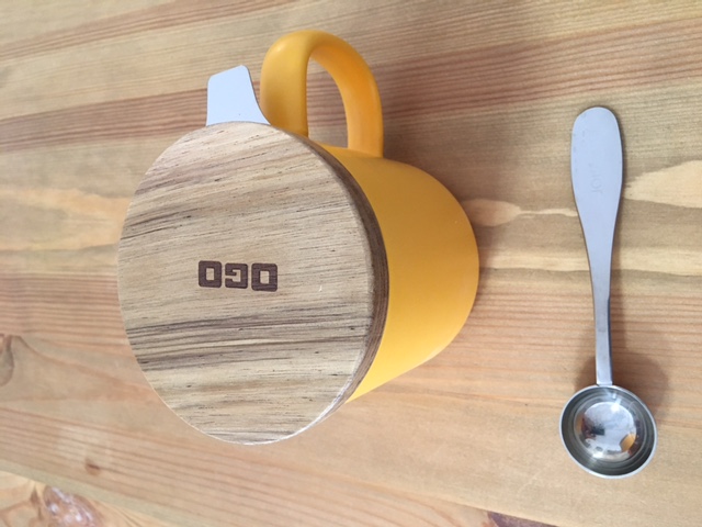 Tasse à infusion avec infuseur en inox et couvercle en bois