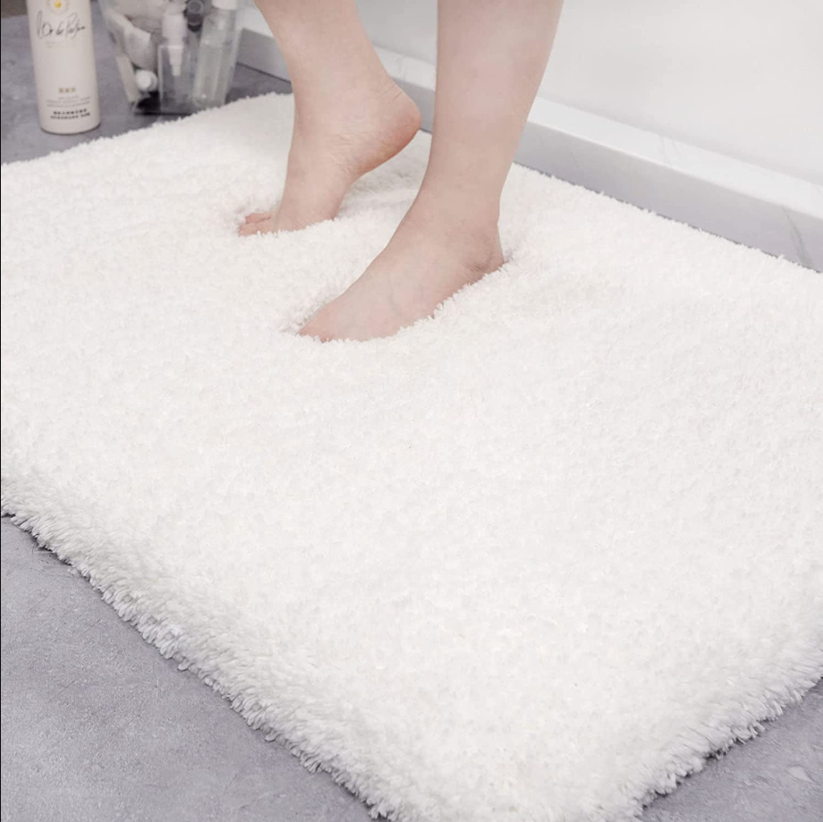Microfiber Bathroom Rug Super Absorbent, Washable Bath Mat Non Slip for Floor, Thick Plush Shaggy Bath Rug with Rubber Bottom for Bathtub Shower Sink, Extra Soft 16.9" * 23.6" (White)