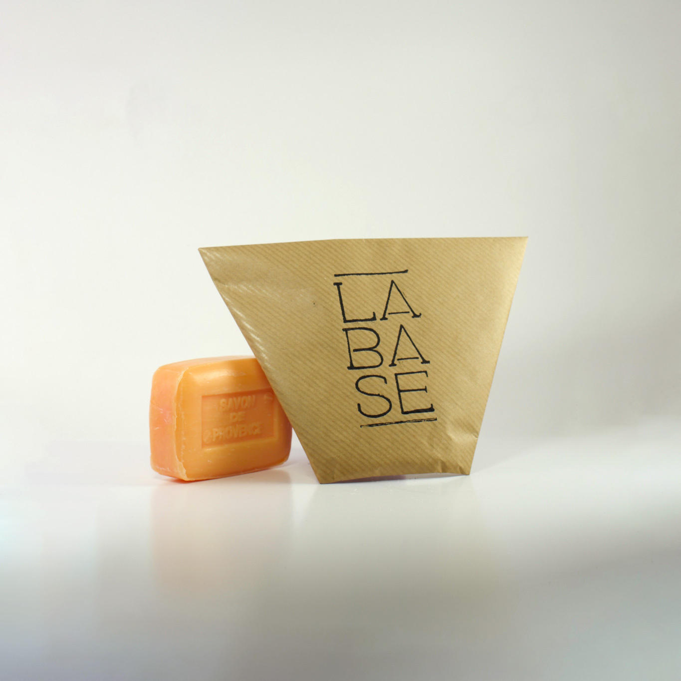 LESSIVE EN POUDRE À LA FLEUR D’ORANGER.