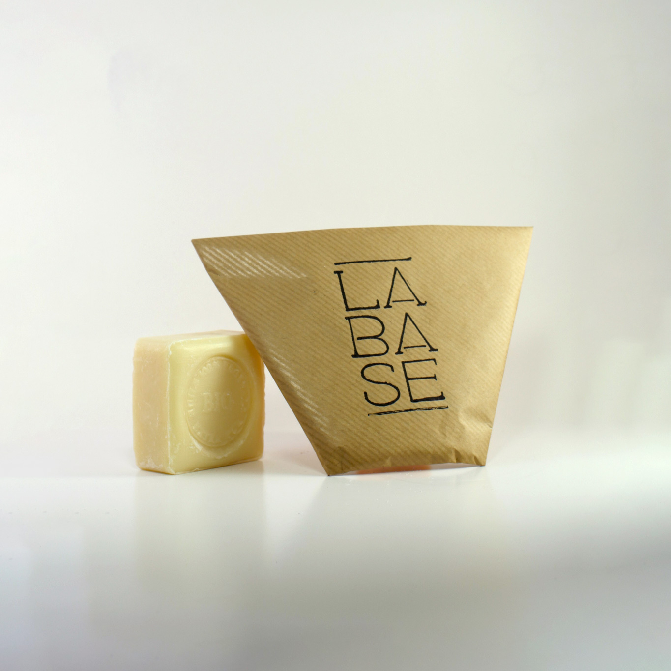 LESSIVE EN POUDRE À LA ROSE