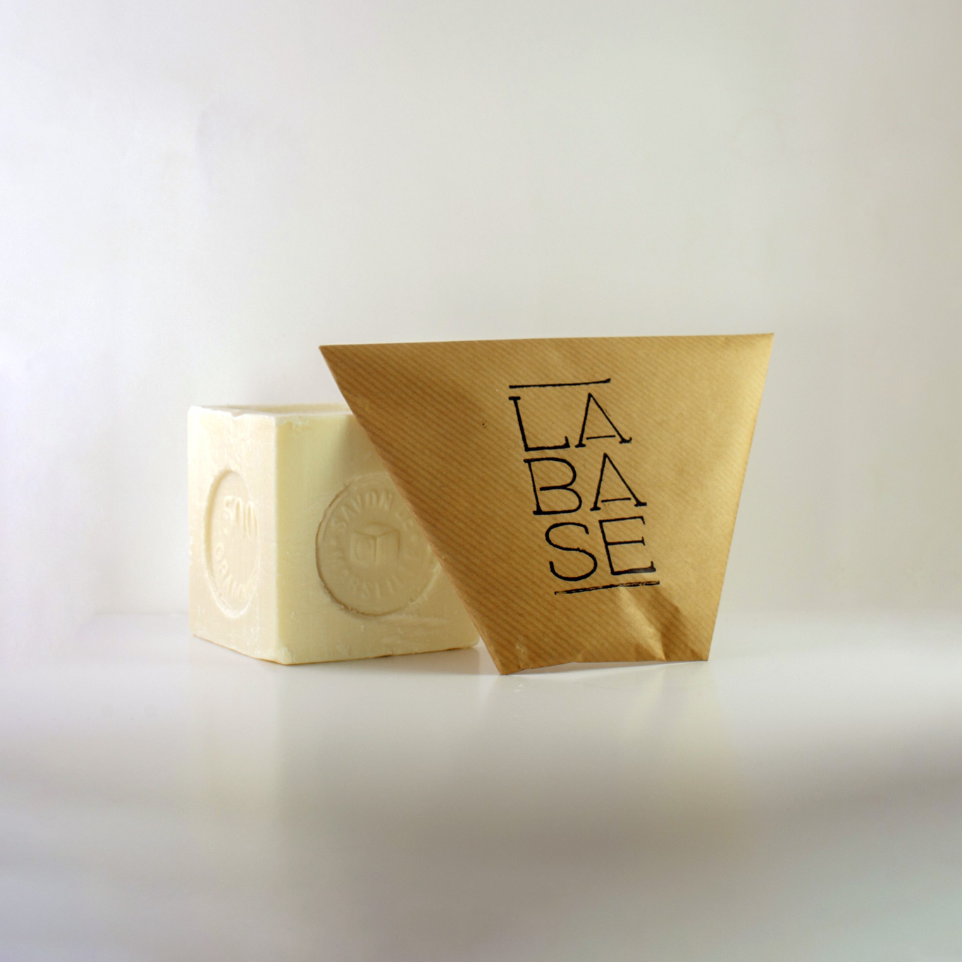 LESSIVE EN POUDRE AU SAVON DE MARSEILLE AUX HUILES VÉGÉTALES