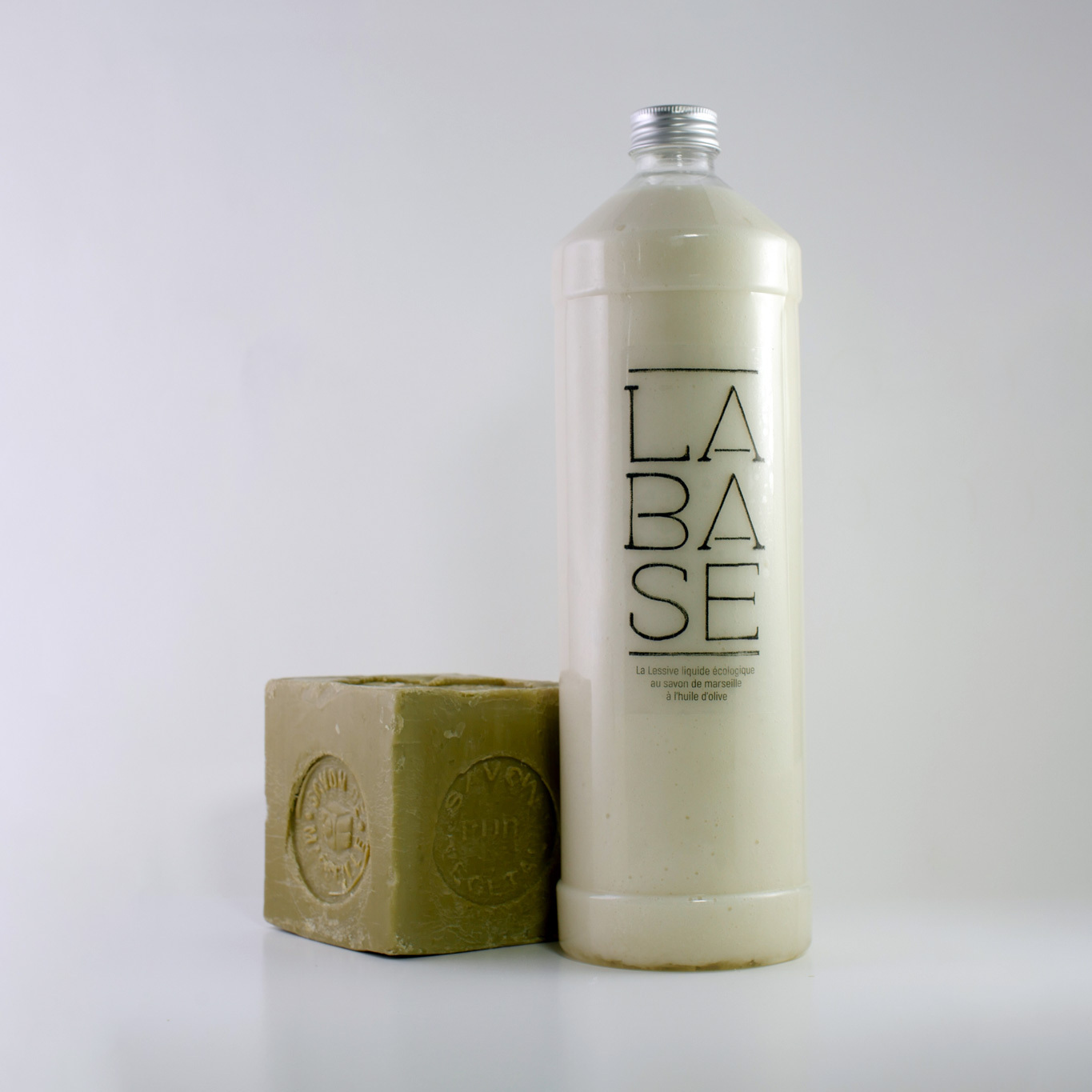 LESSIVE LIQUIDE AU SAVON DE MARSEILLE À L’HUILE D’OLIVE