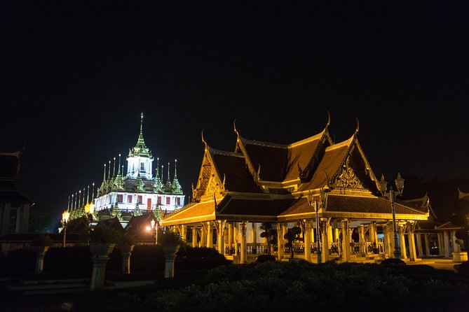 Bangkok by Night: Temples, Markets and Food by Tuk-Tuk