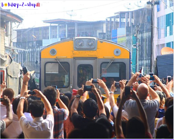 Half-Day Railway Market and Floating Market Tour in Bangkok Thailand