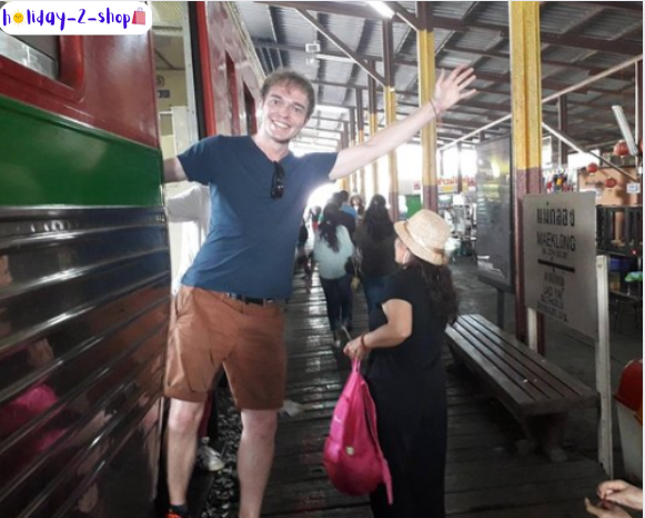 Half-Day Railway Market and Floating Market Tour in Bangkok Thailand