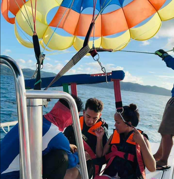 Experienced Parasailling Adventure in Boracay Island for SOLO