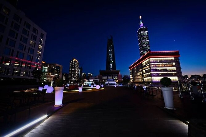 Nightlife: Pub Crawls (2 Different Routes) in Taipei, Taiwan