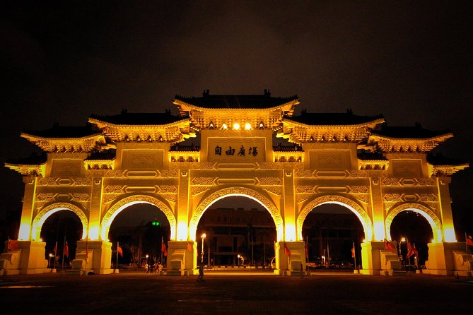 City Bike Tour with Night Market Experience in Taipei, Taiwan