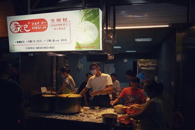 City Bike Tour with Night Market Experience in Taipei, Taiwan