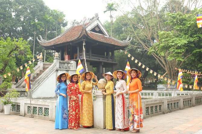 Hanoi: Tradditional Ao Dai & Non La Rental in Vietnam