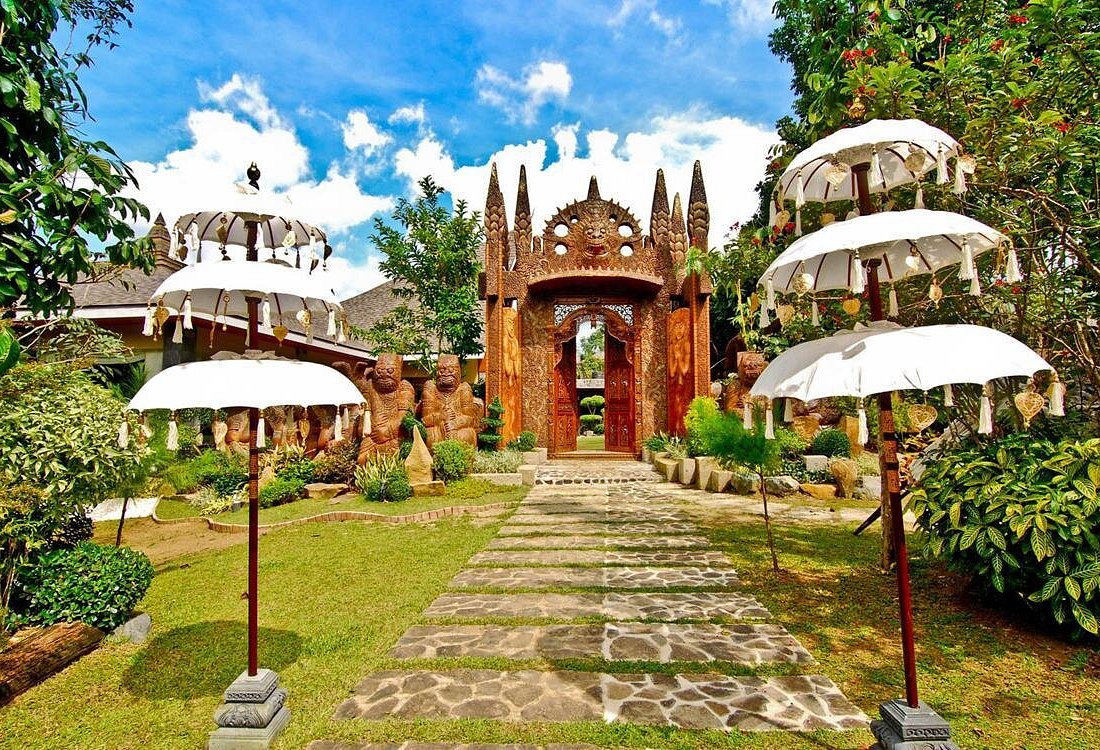 Cintai Corito's Garden Day Pass In Batangas