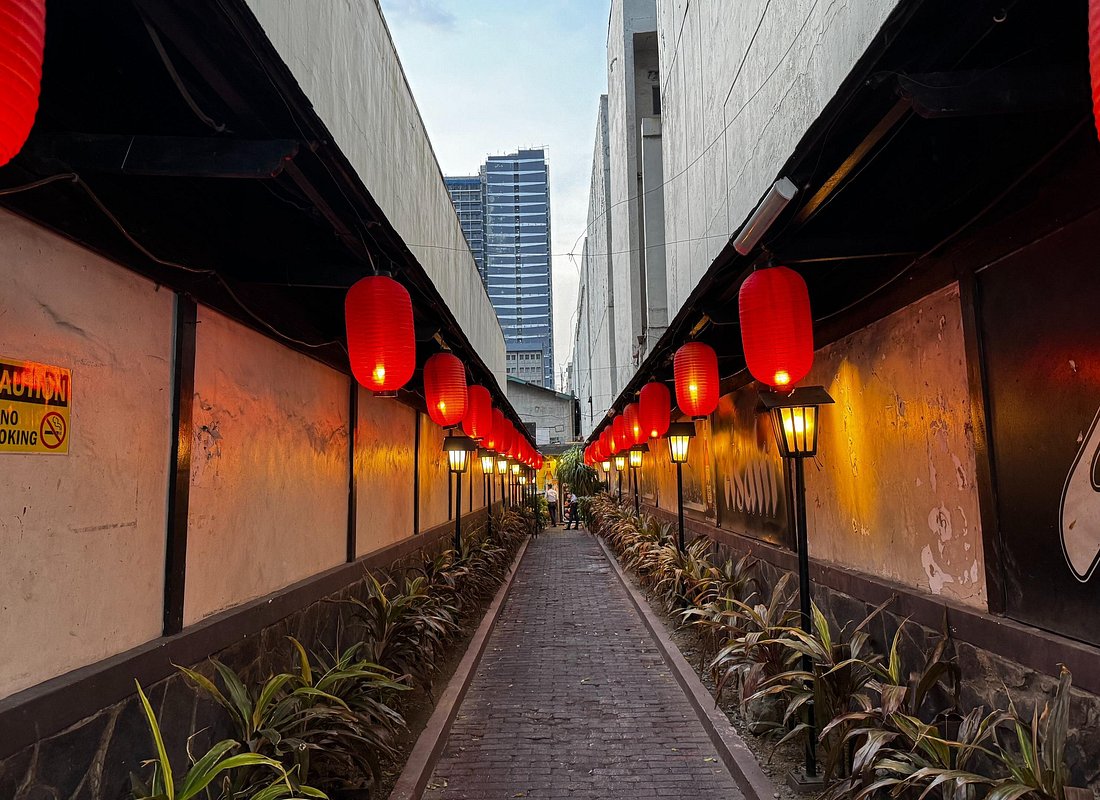 Private Tour Makati's Little Tokyo and Cinema Square