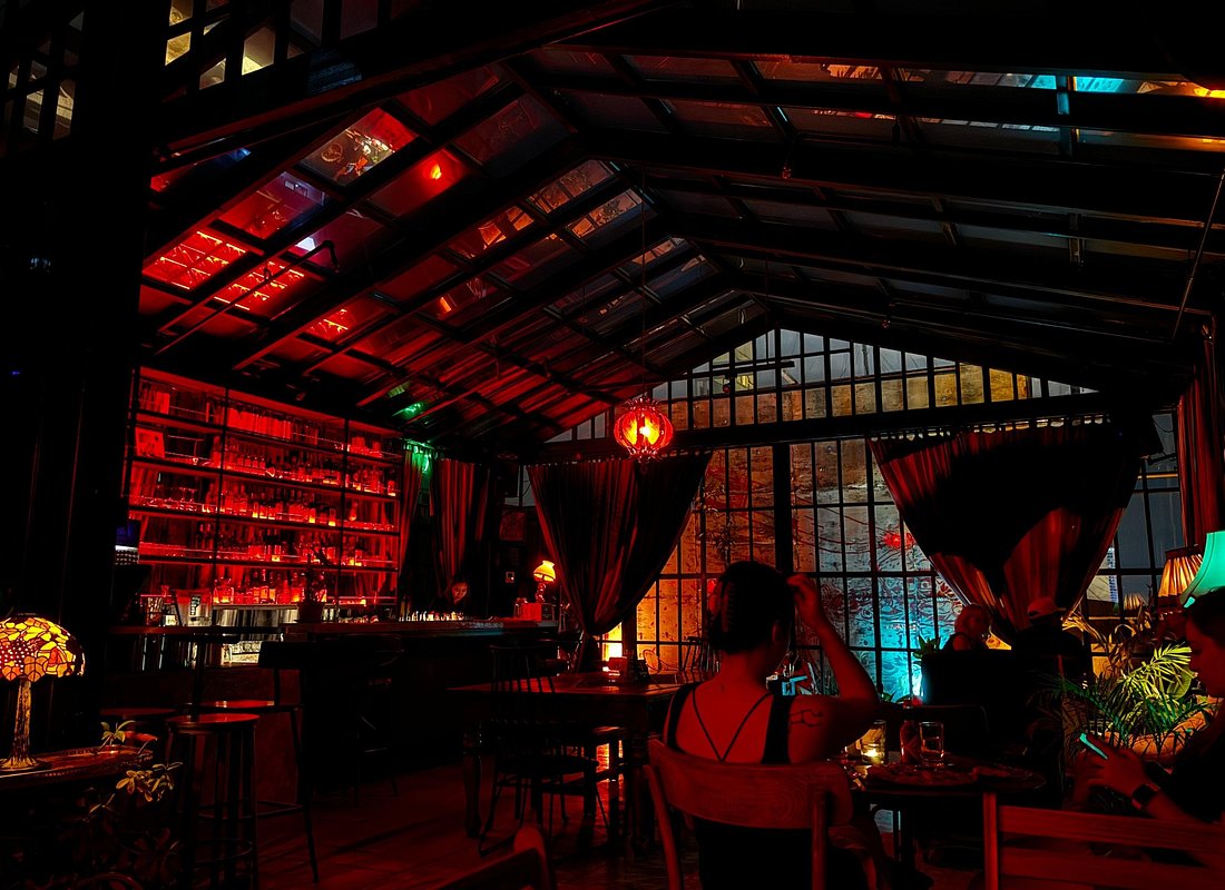 Private Tour Makati's Little Tokyo and Cinema Square