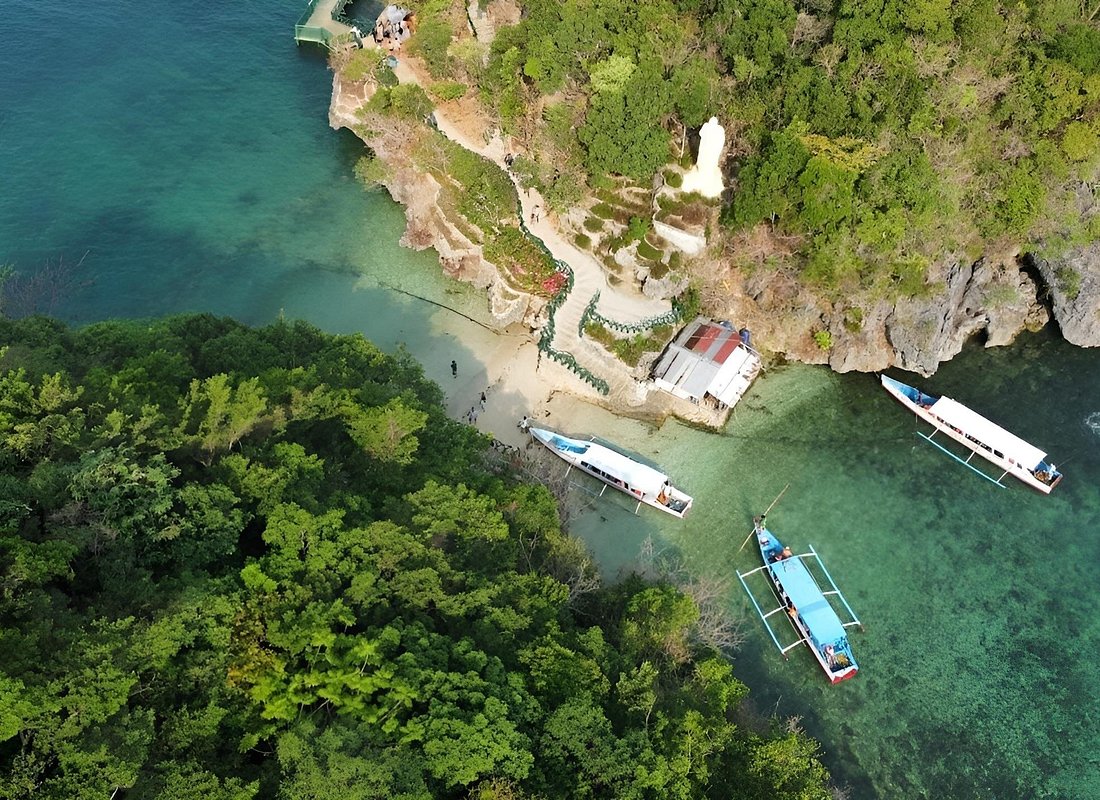 100 Island: Pangasinan Island Hopping Tour