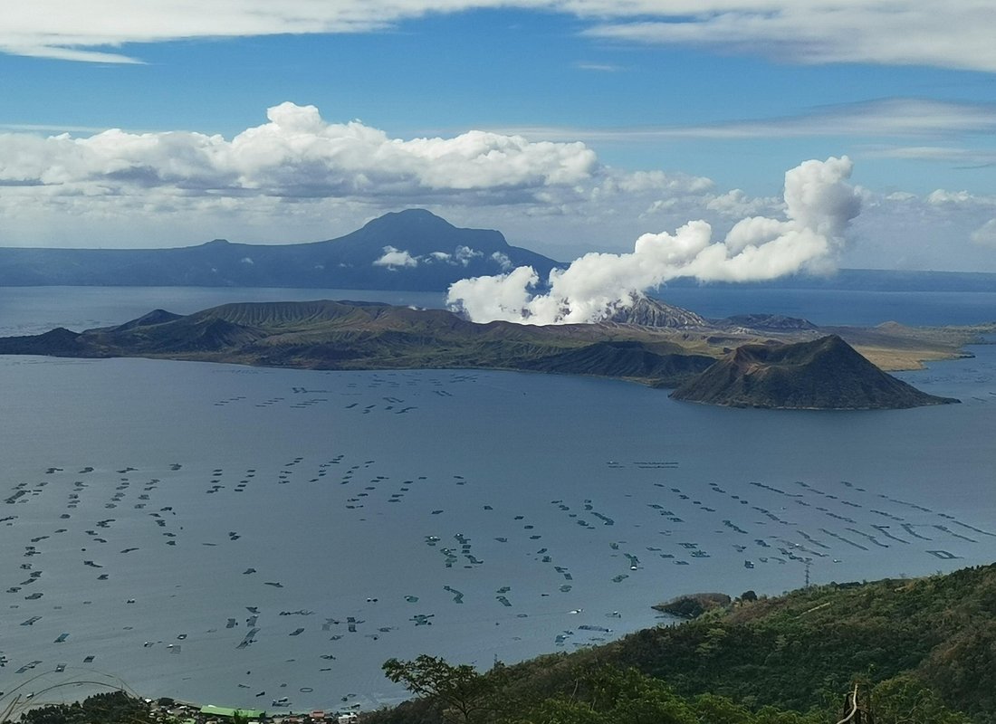 Amazing Taal Volcano Tour (Boat Included)