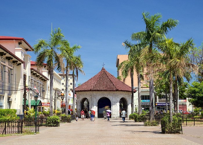 4D3N Premium Cebu City Tour for 6 persons