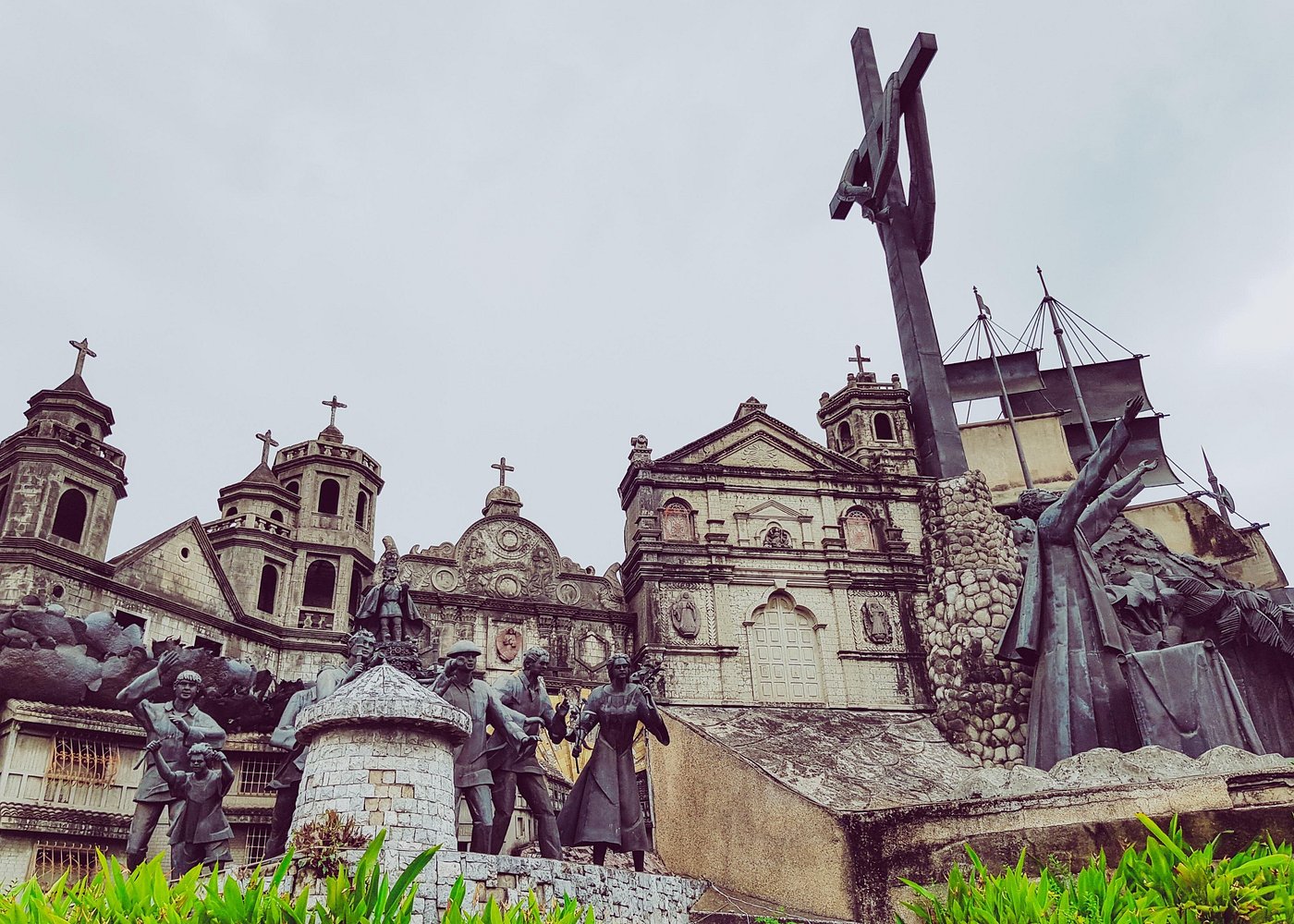 4D3N Standard Cebu City Tour and Oslob for 2 persons