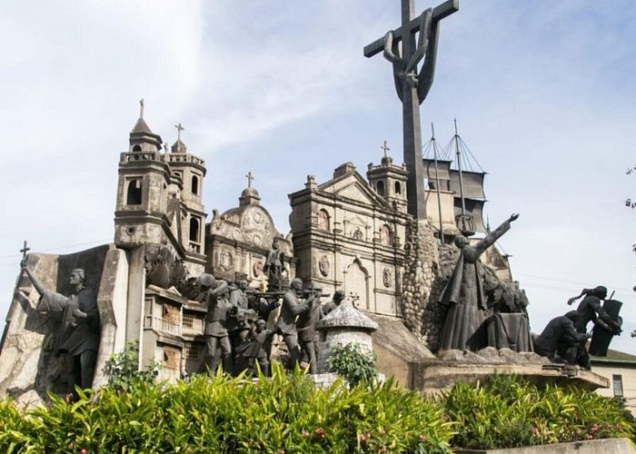 4D3N Premium Cebu City Tour for 3 persons