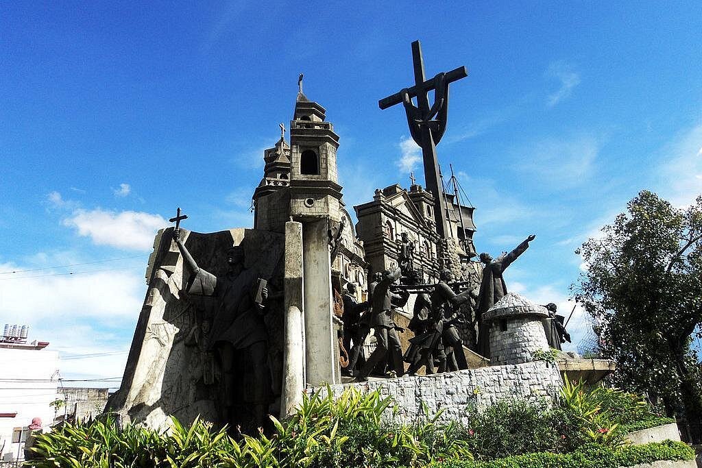 3D2N Budget Cebu City Tour and Moalboal for 8 persons