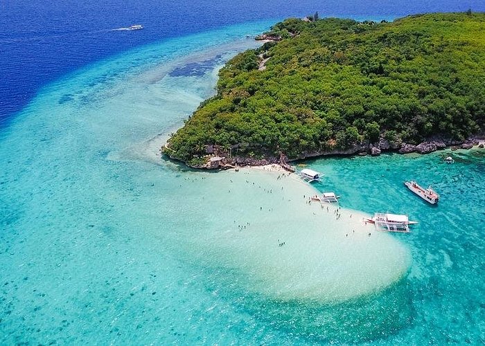 3D2N Standard Cebu City Tour and Oslob for 7 persons