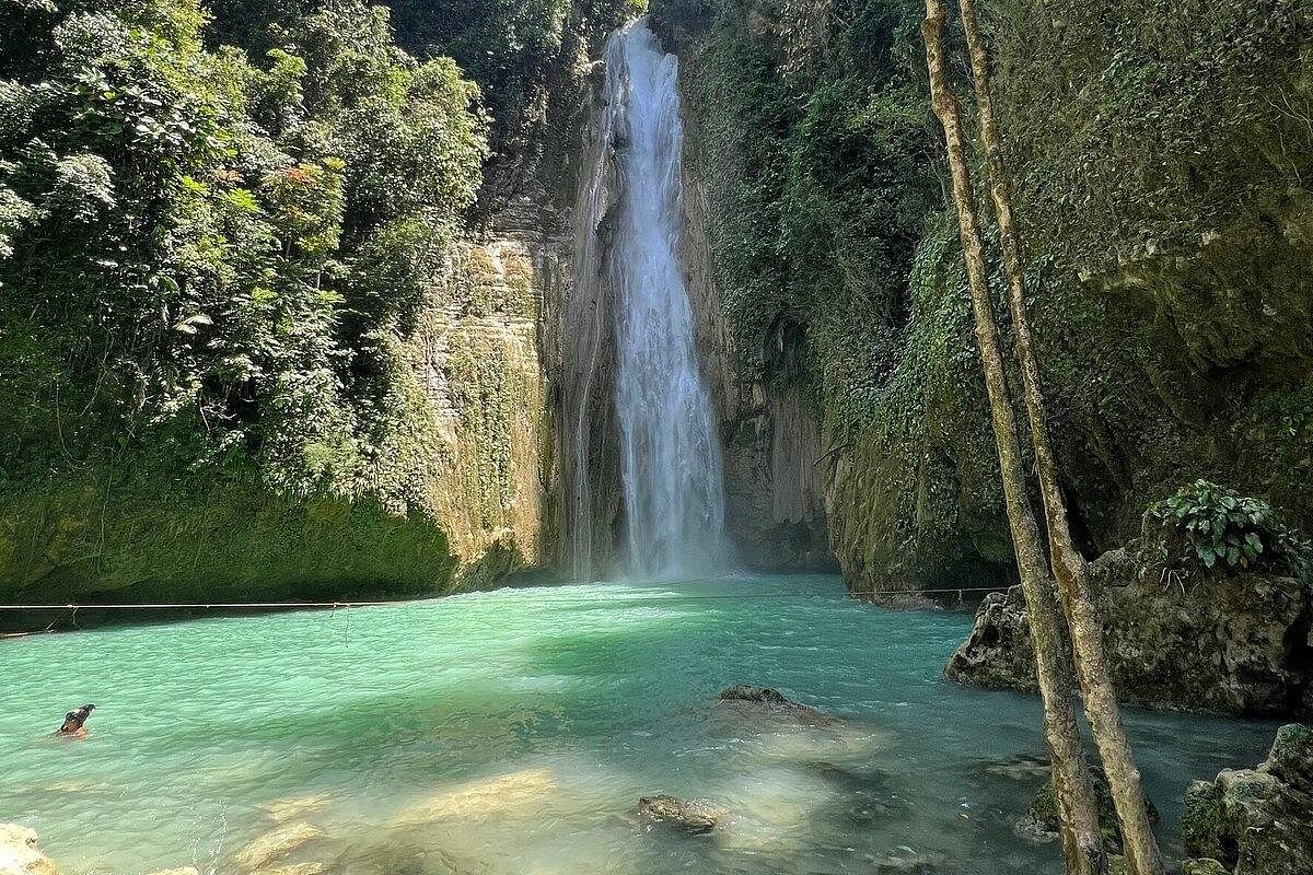 4D3N Premium Cebu City Tour and Oslob for 3 persons