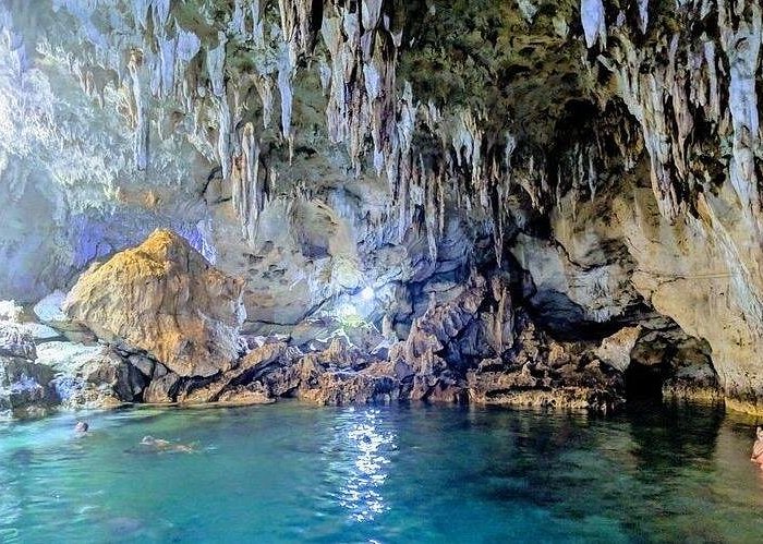 4D3N Premium Bohol Countryside, Island Hopping and Panglao Land Tour for 4 persons