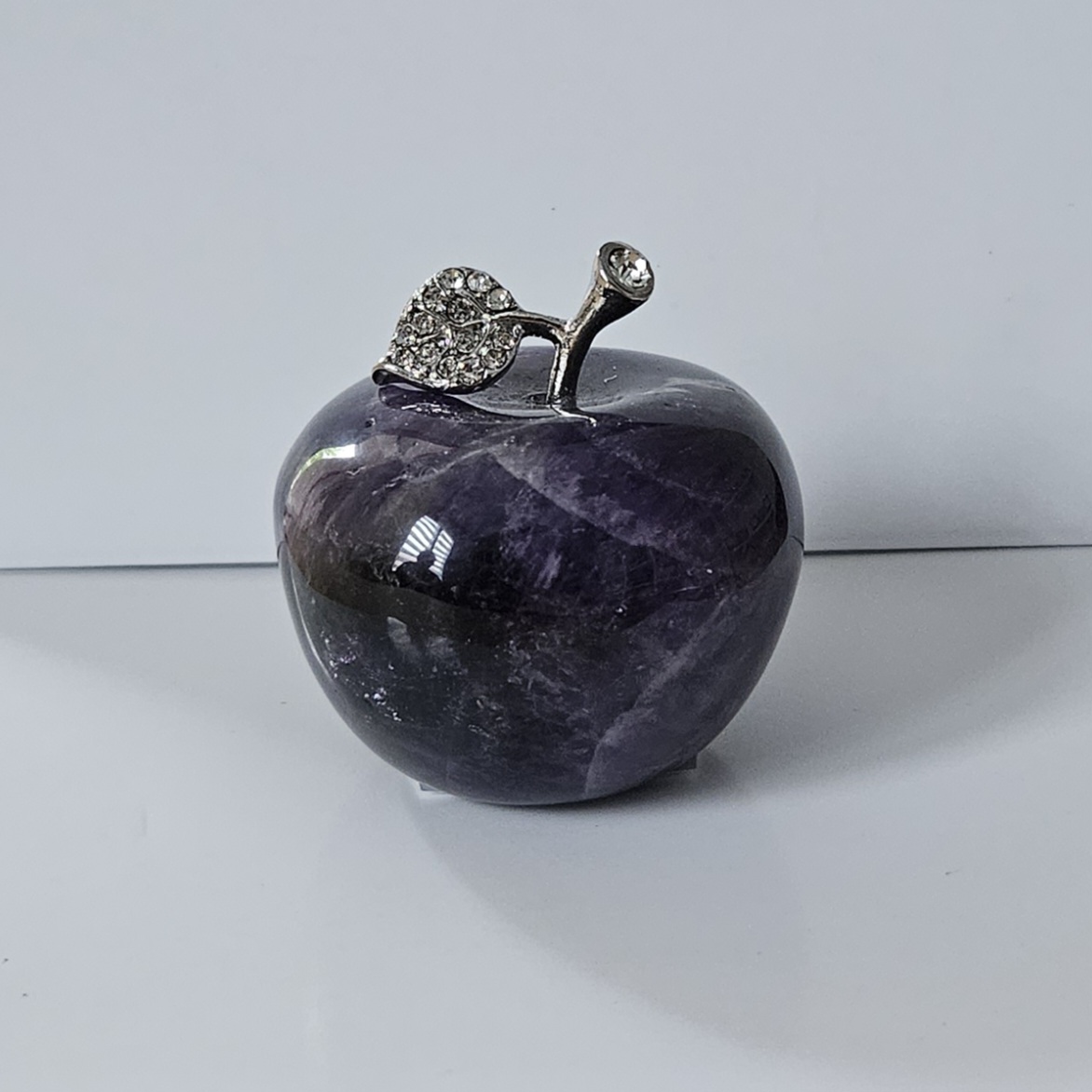 Pomme décorative en pierre d'Améthyste