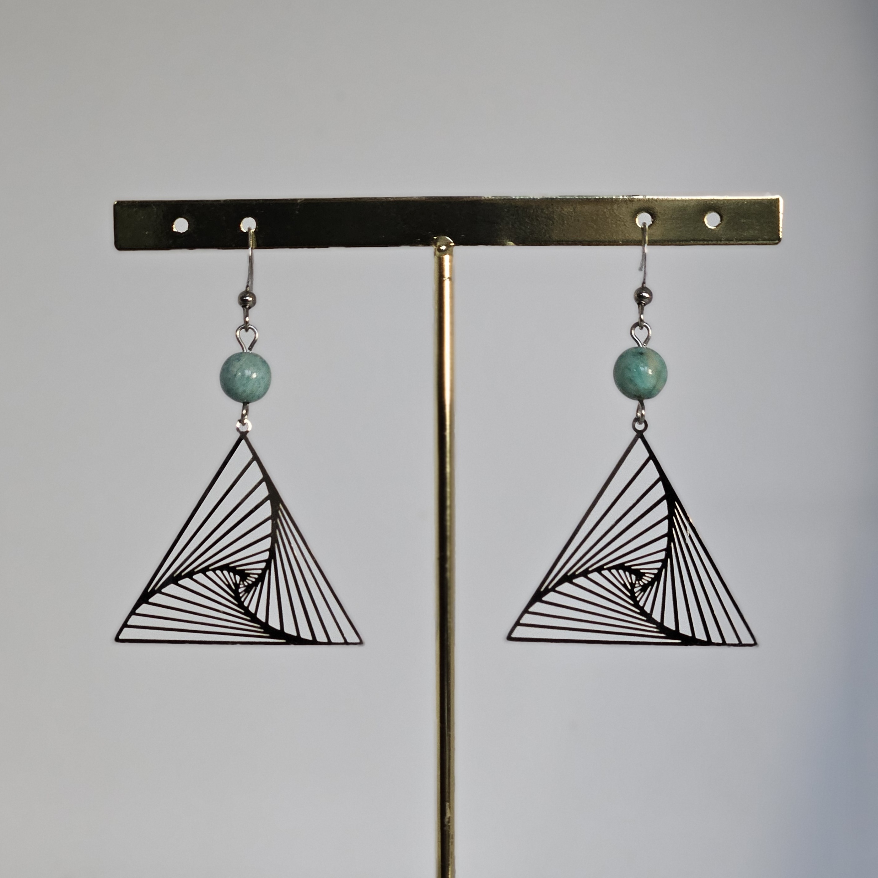 Boucles d'Oreilles Amazonite & Triangle Argenté - Création Artisanale en Pierre Naturelle