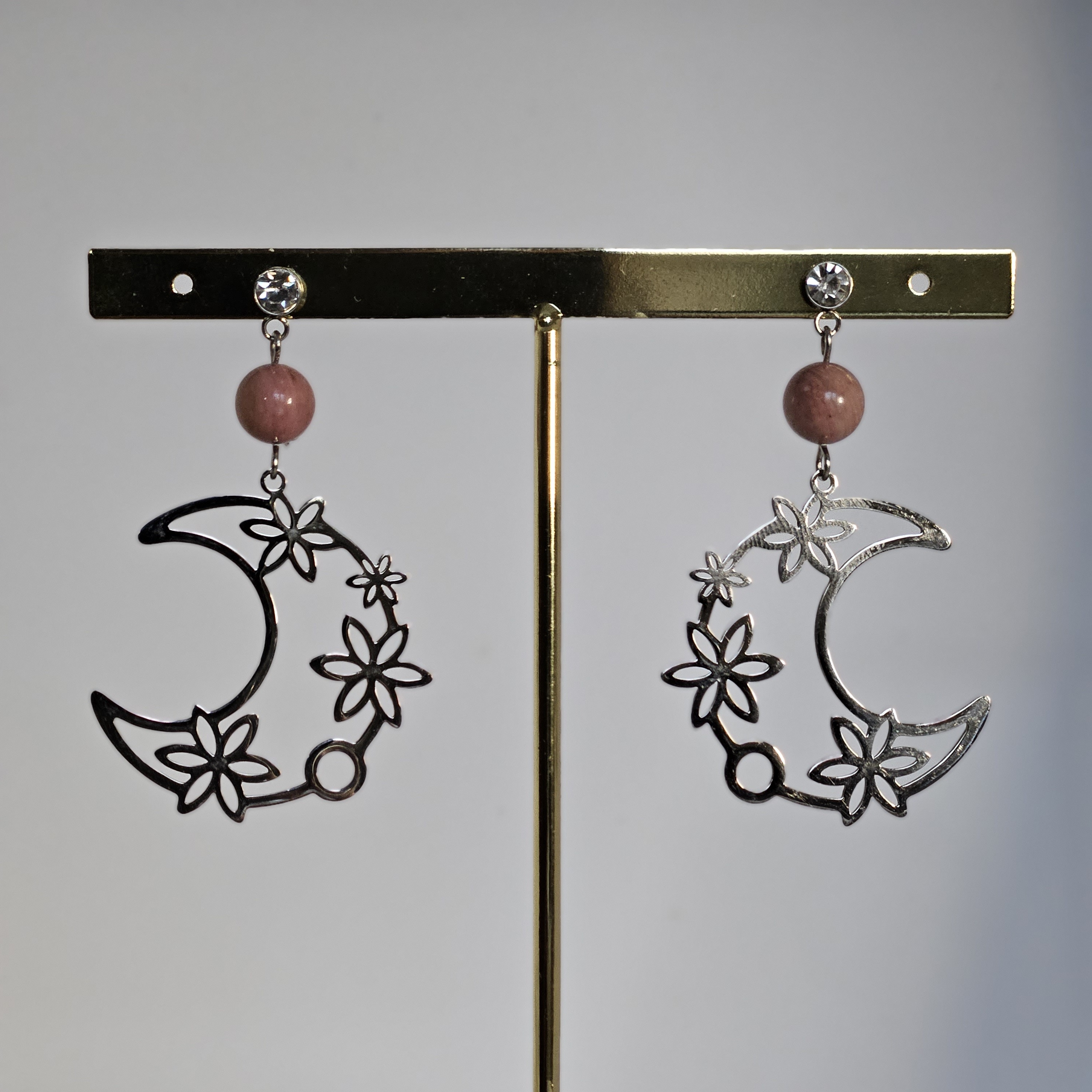 Boucles d'oreilles Rhodonite & Lune Argentée - Création Artisanale en Pierre Naturelle